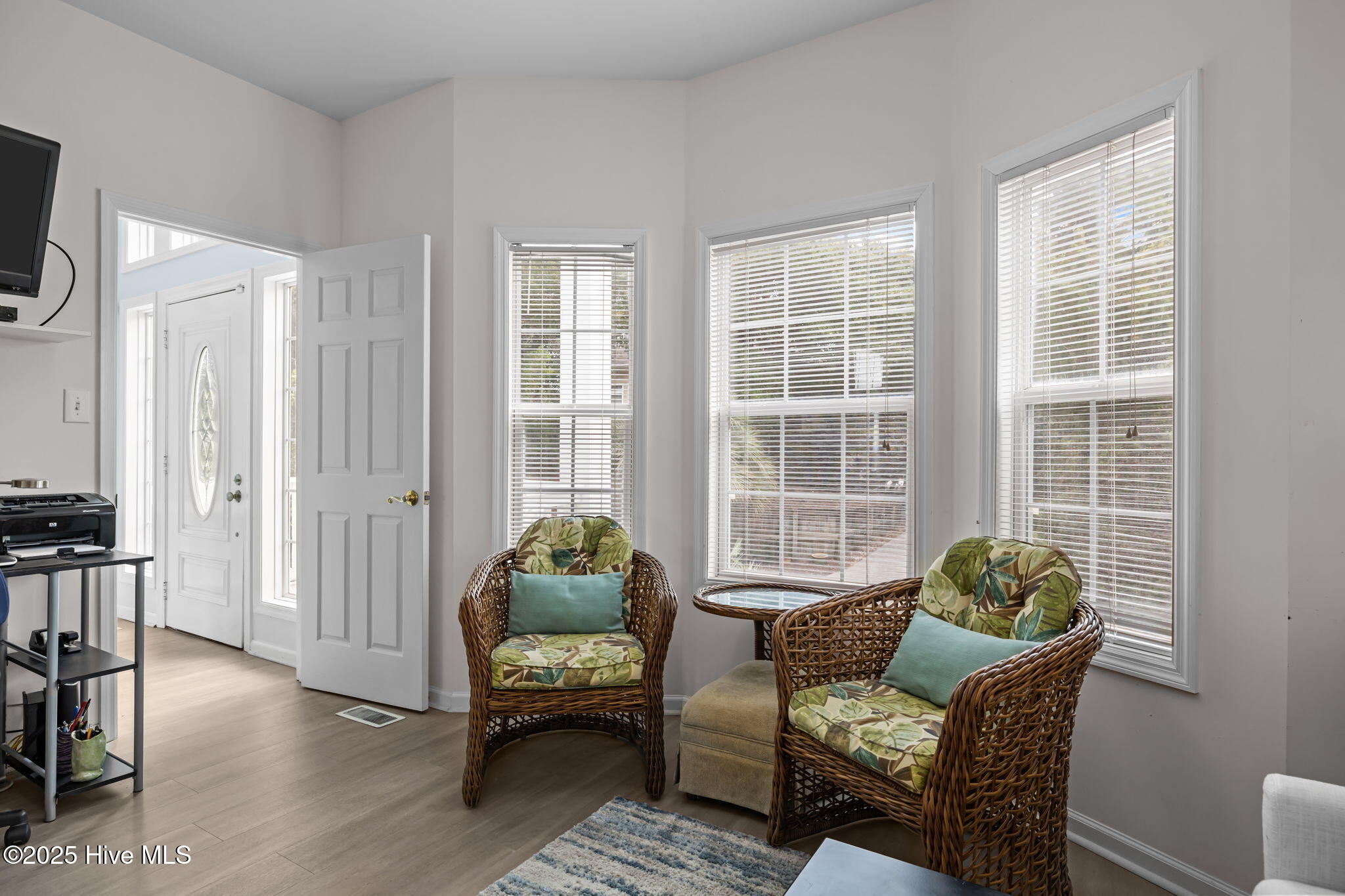 100526742 | Photo 31