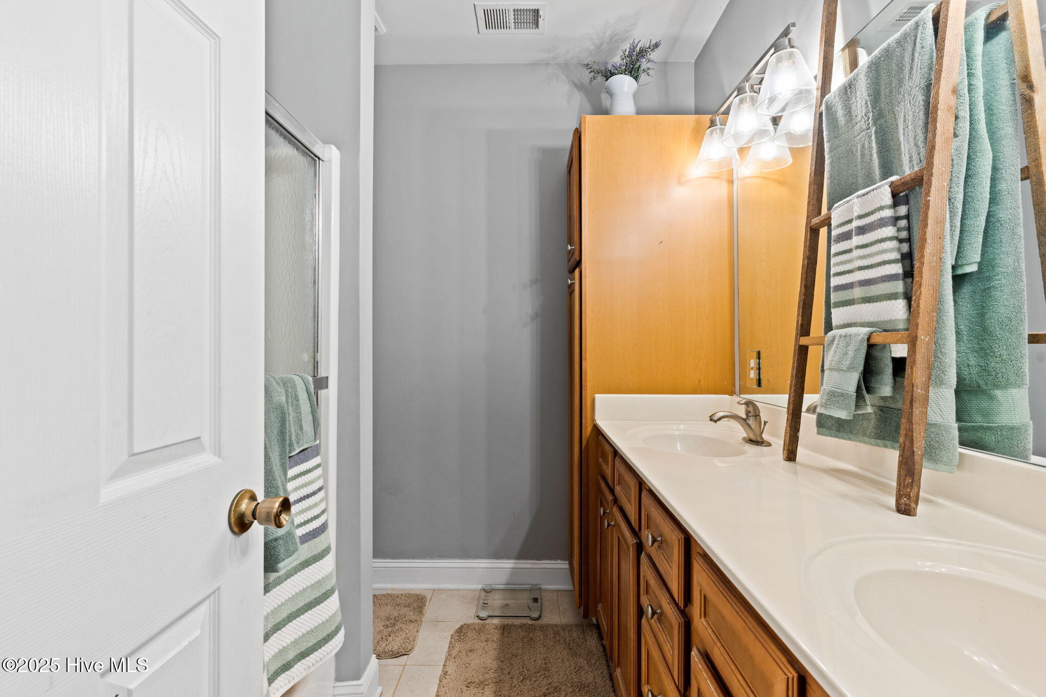 100529824 | Photo 13