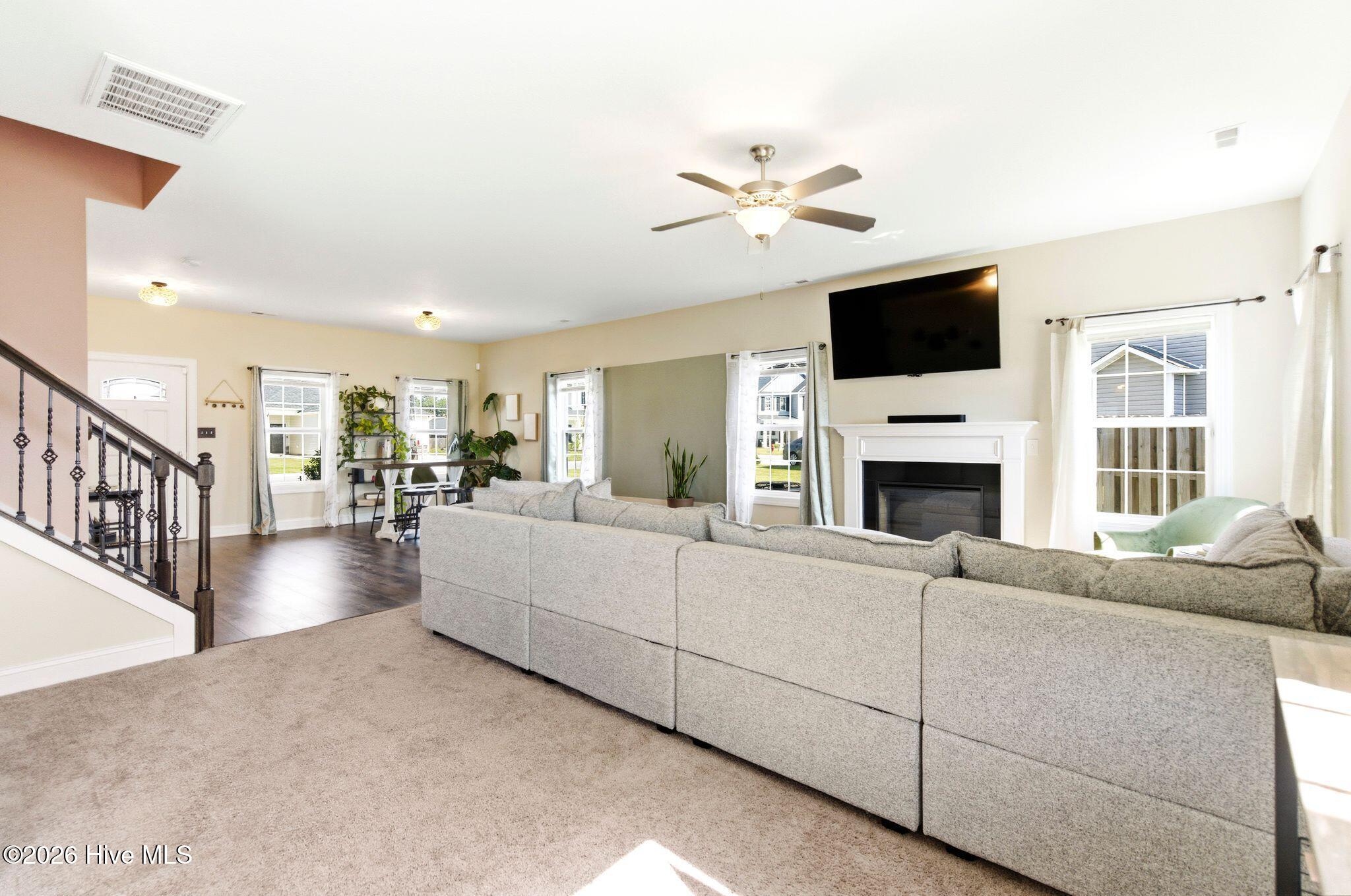 100563998 | Photo 17