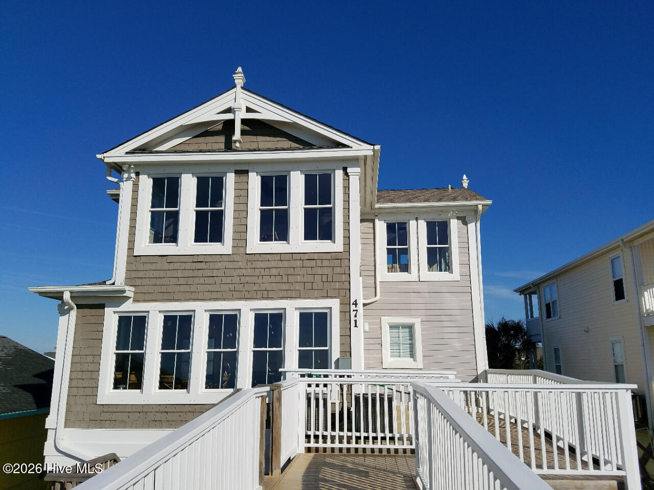 100547774 | Photo 26