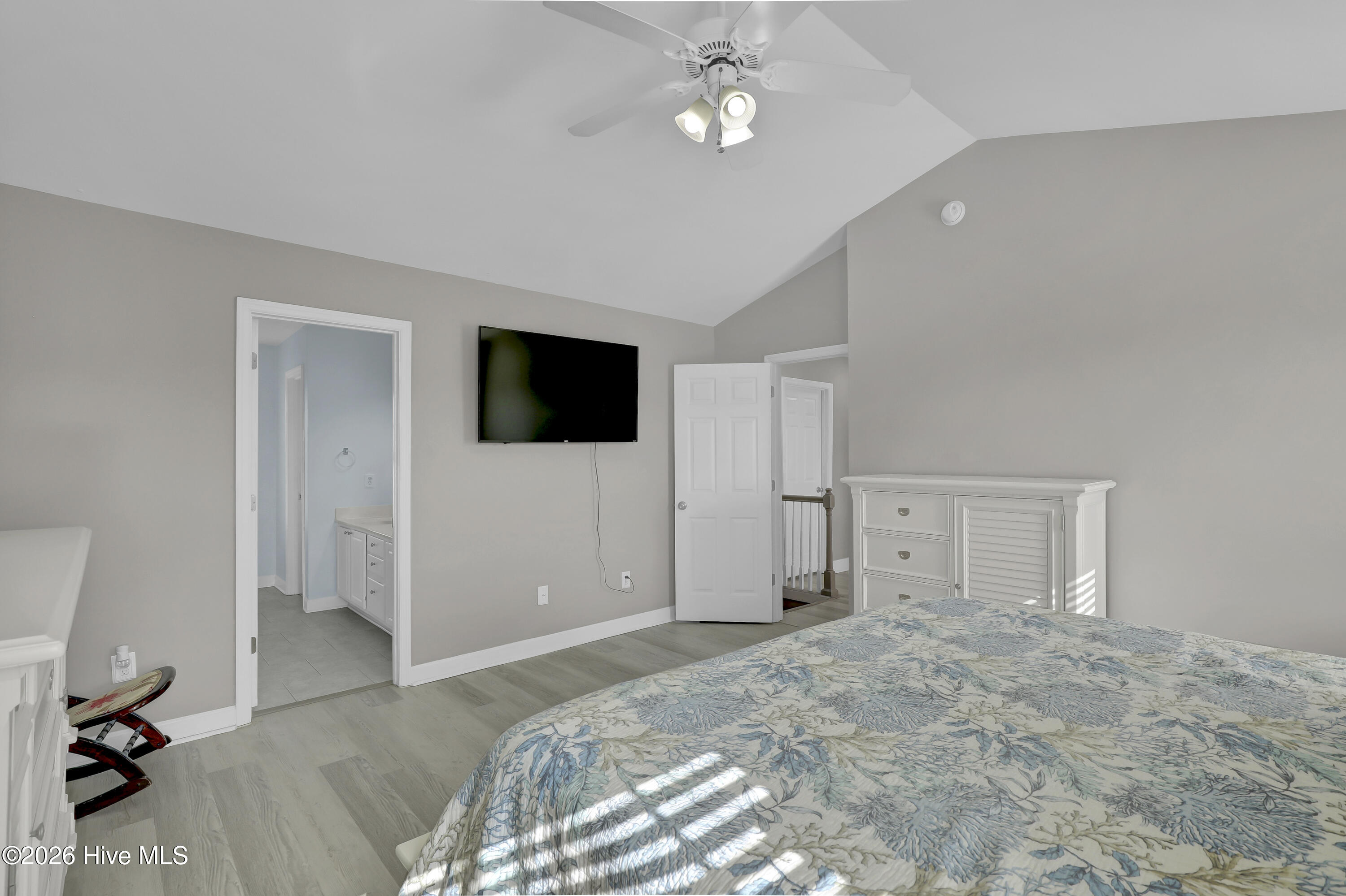 100558777 | Photo 17