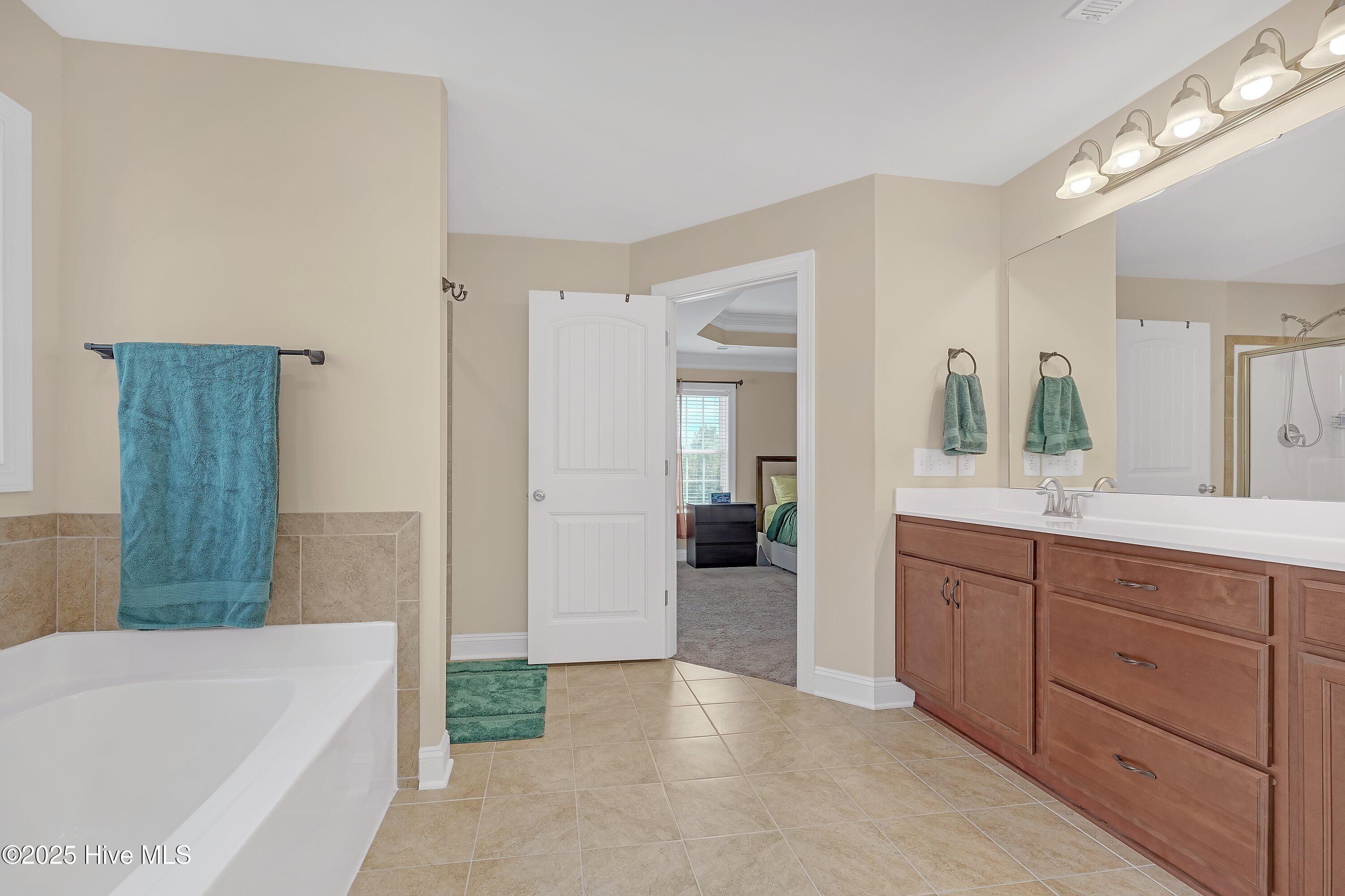 100530262 | Photo 27