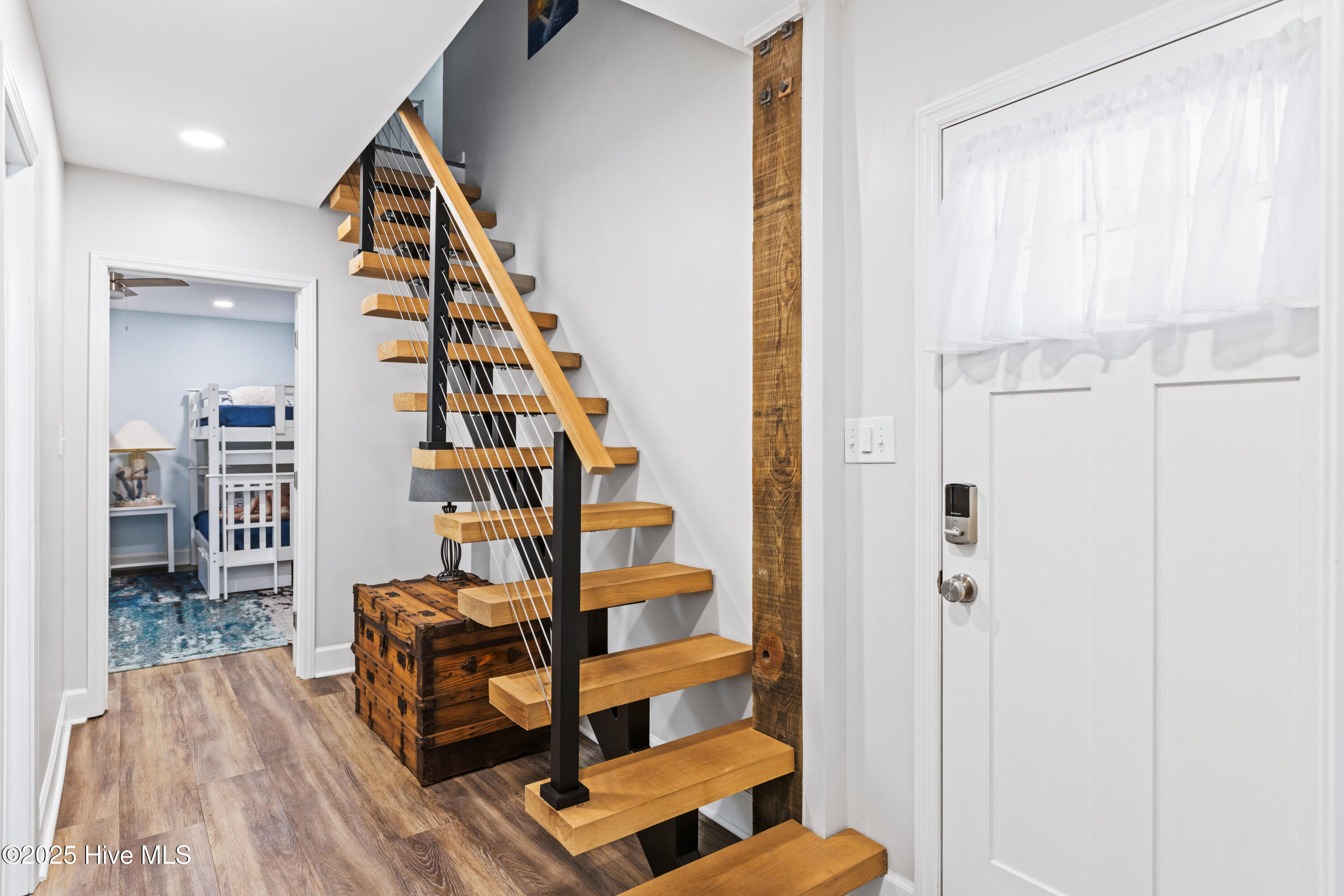 100553863 | Photo 31