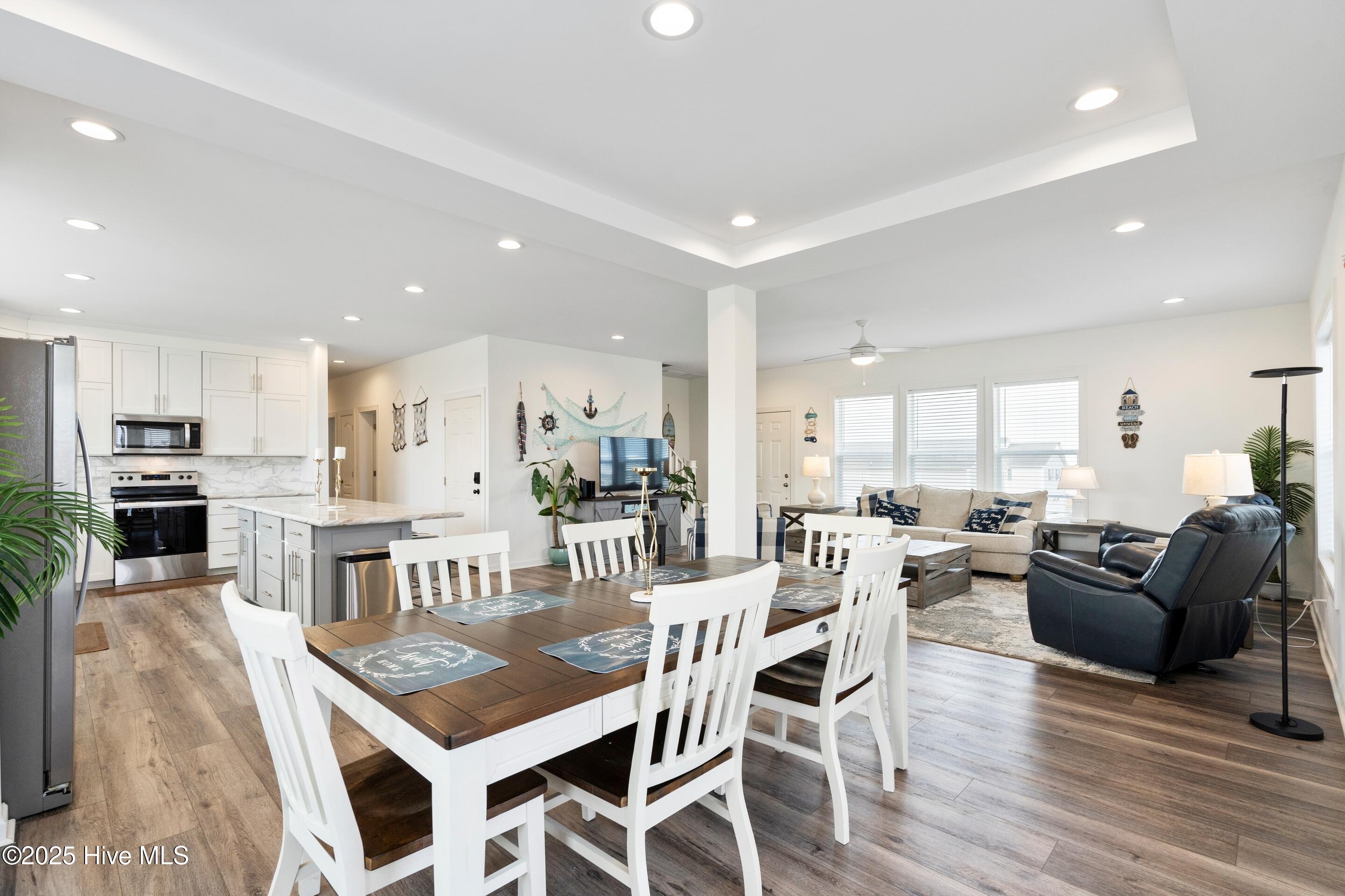 100542826 | Photo 11