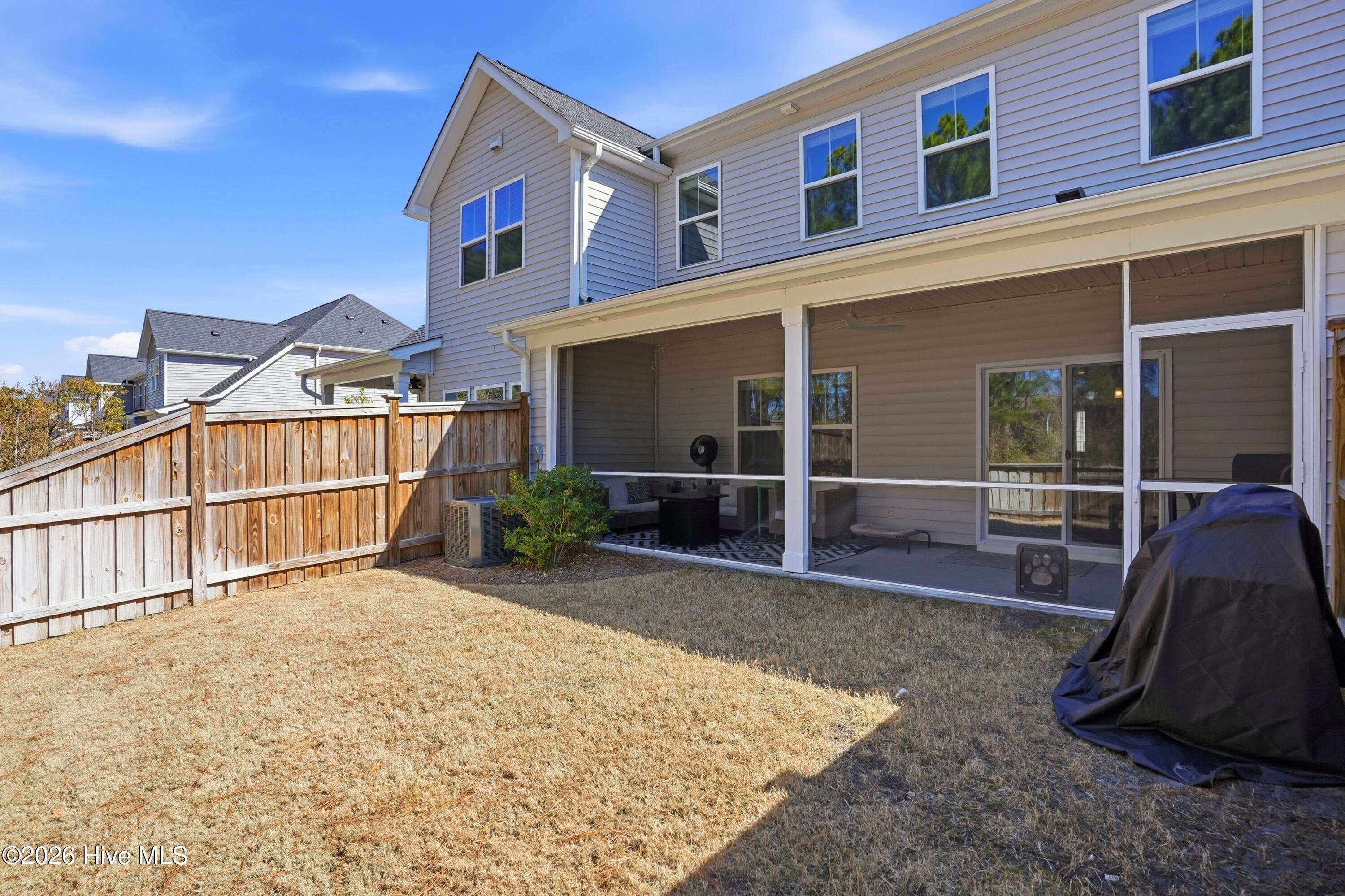 100555182 | Photo 31