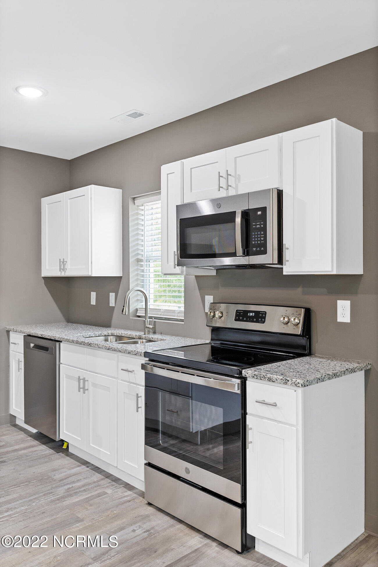 100492638 | Photo 25