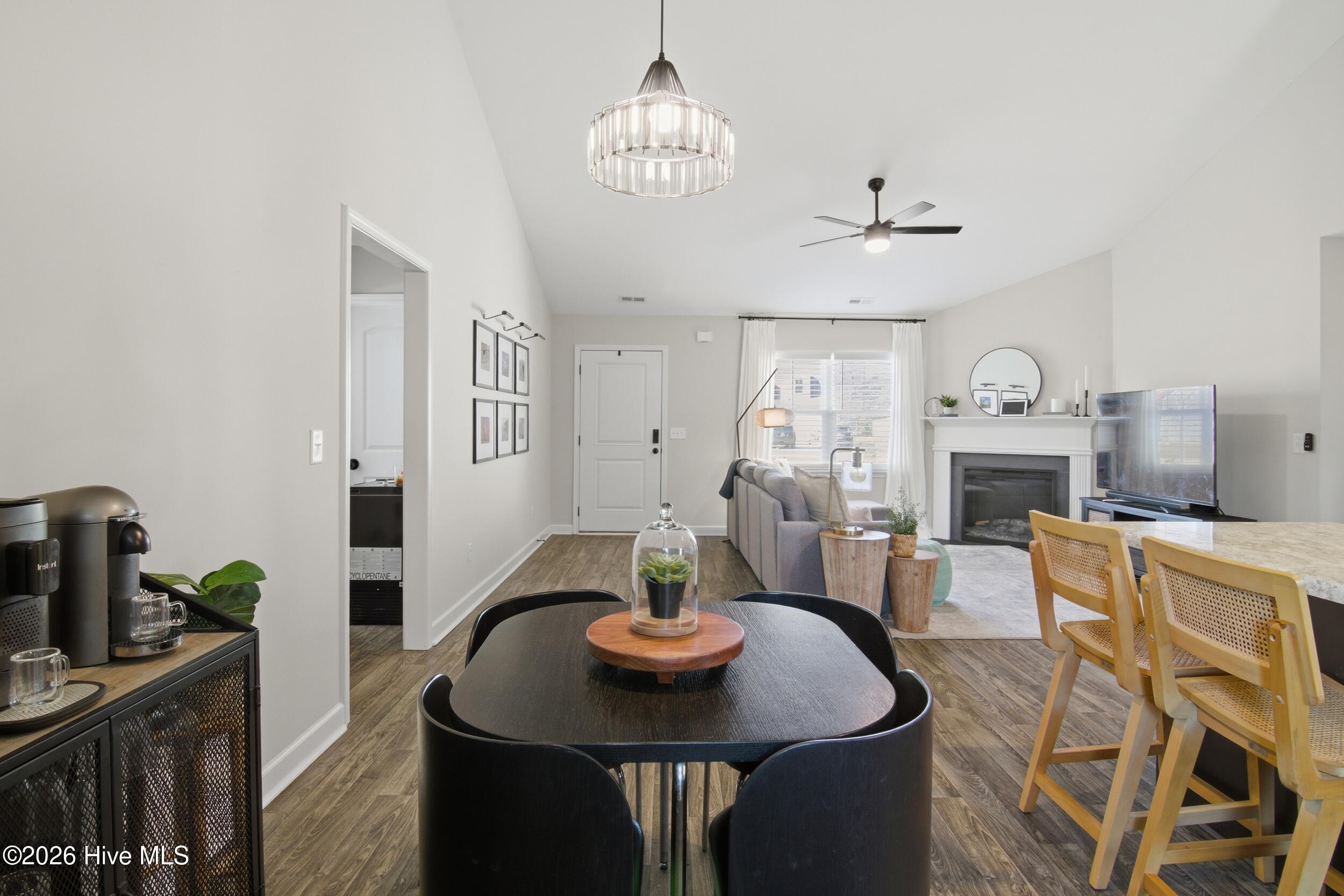 100553402 | Photo 13