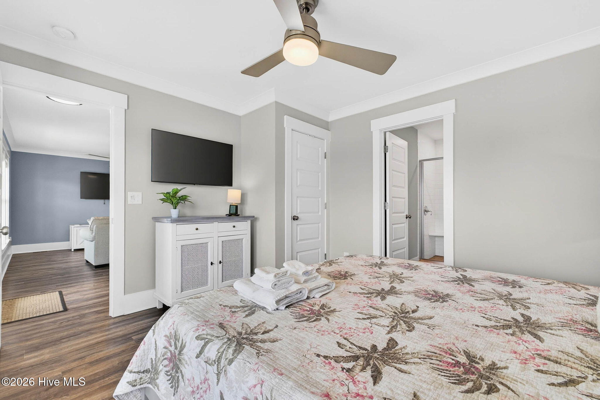 100565518 | Photo 32