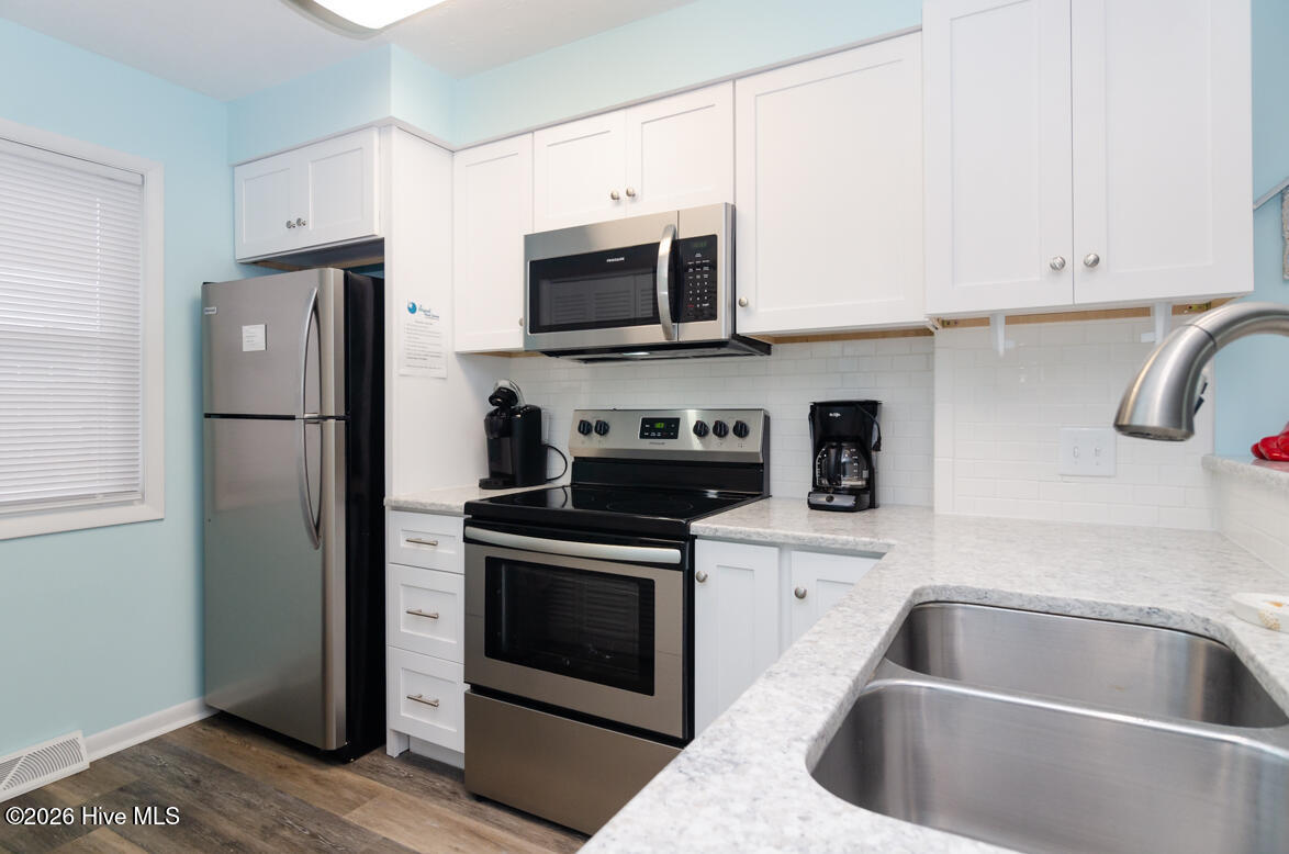 100557197 | Photo 12