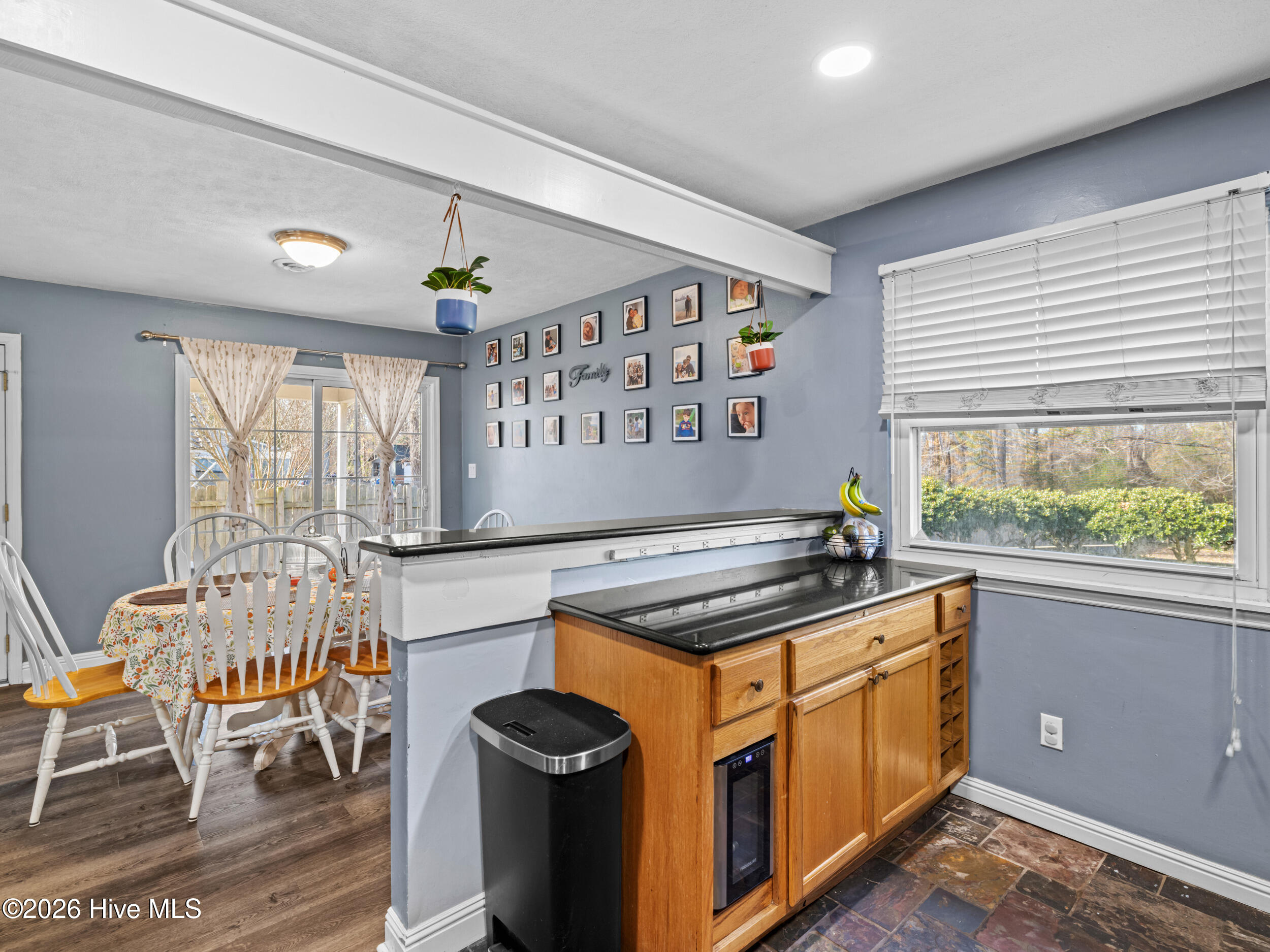 100550841 | Photo 14