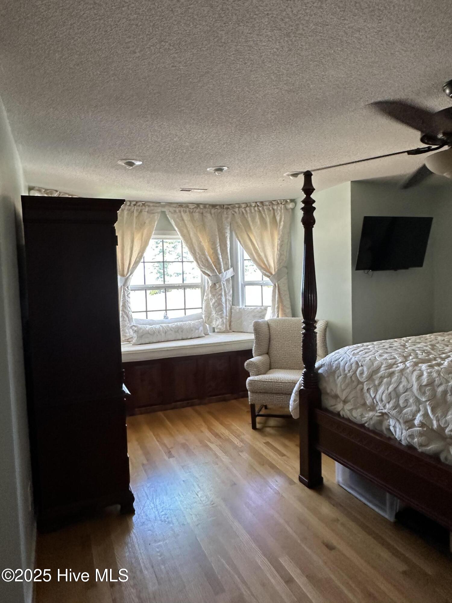 100514130 | Photo 123