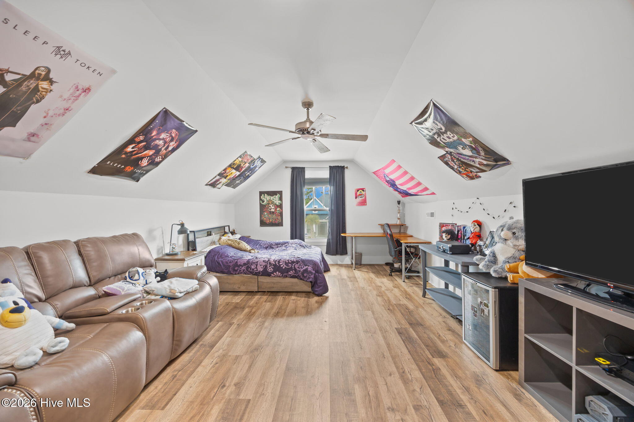 100556932 | Photo 27