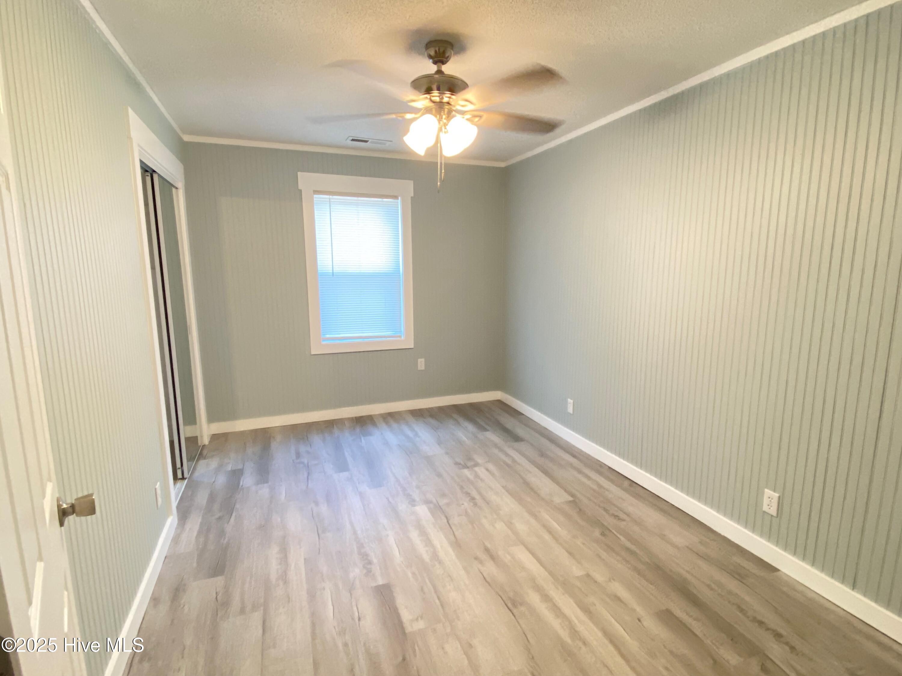 100530095 | Photo 19