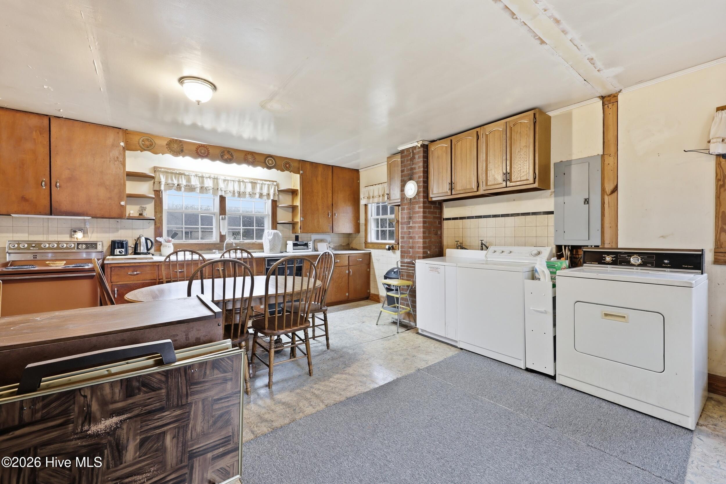 Homes for sale in Elizabeth City, NC | 2407 Peartree Rd, Elizabeth City, NC 27909 | MLS# 100557204