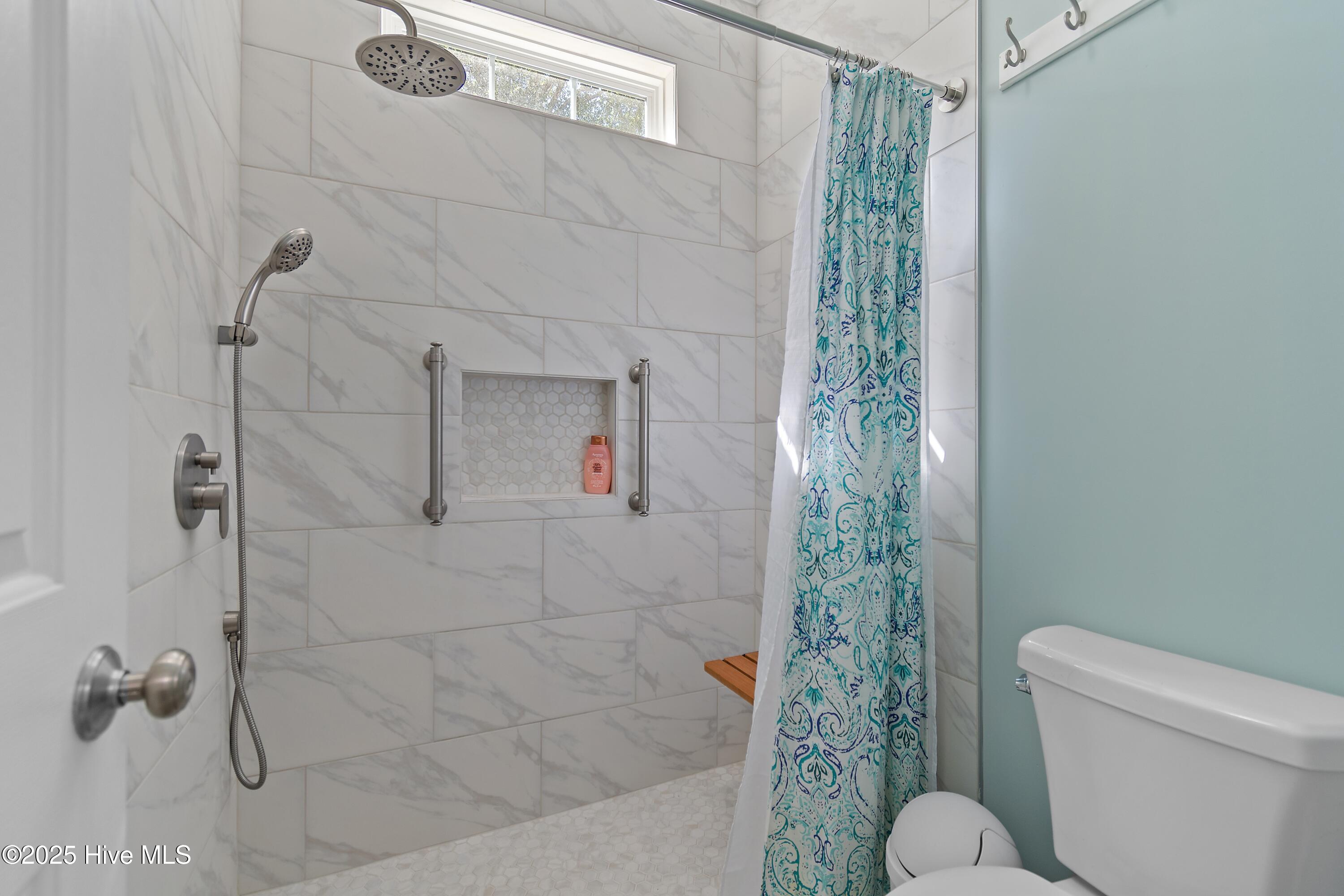 100528627 | Photo 31