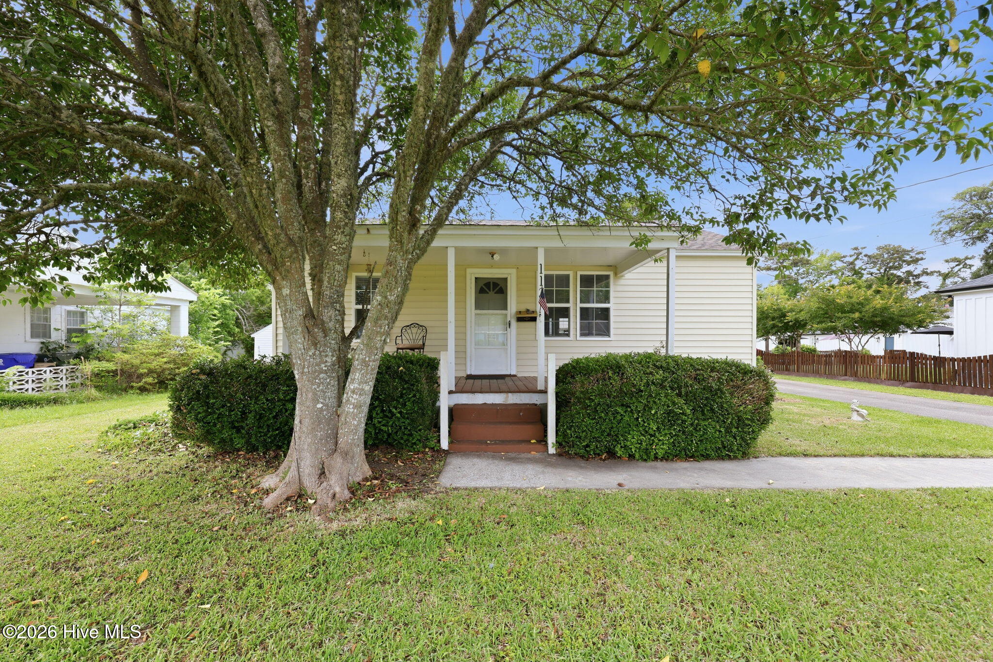 1-web-or-mls-113 Circle Dr 001