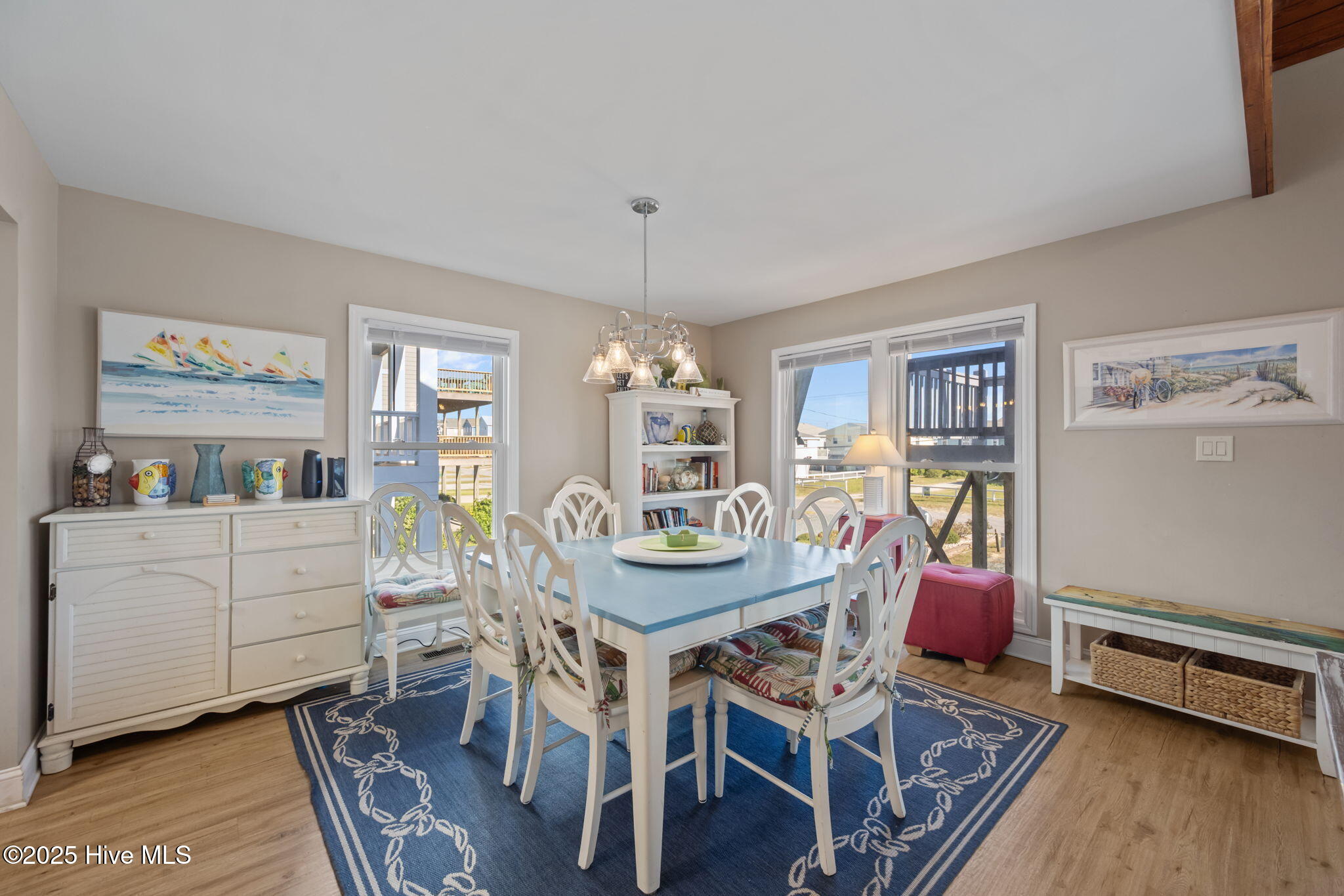 100538704 | Photo 30