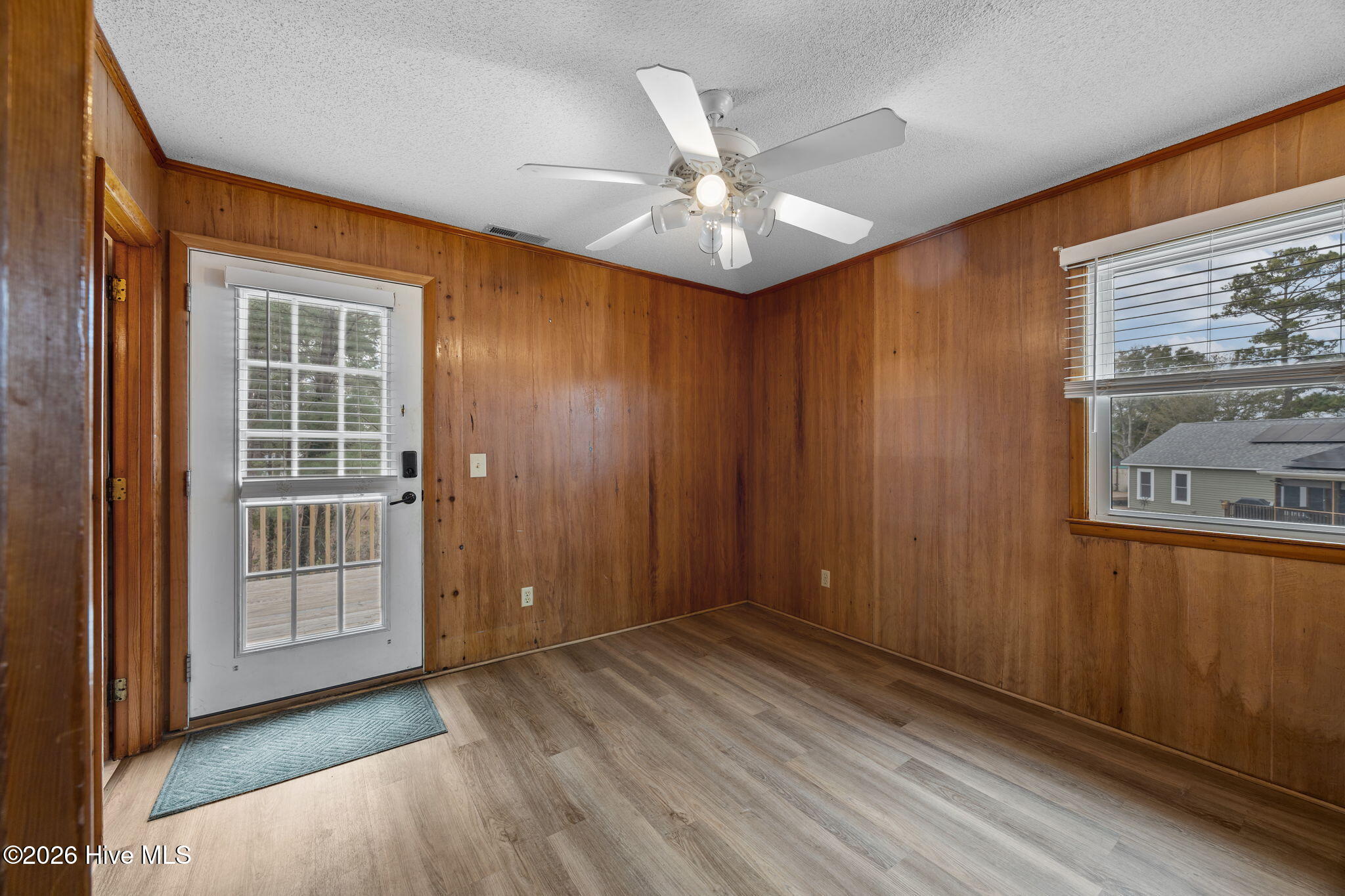 100555890 | Photo 20