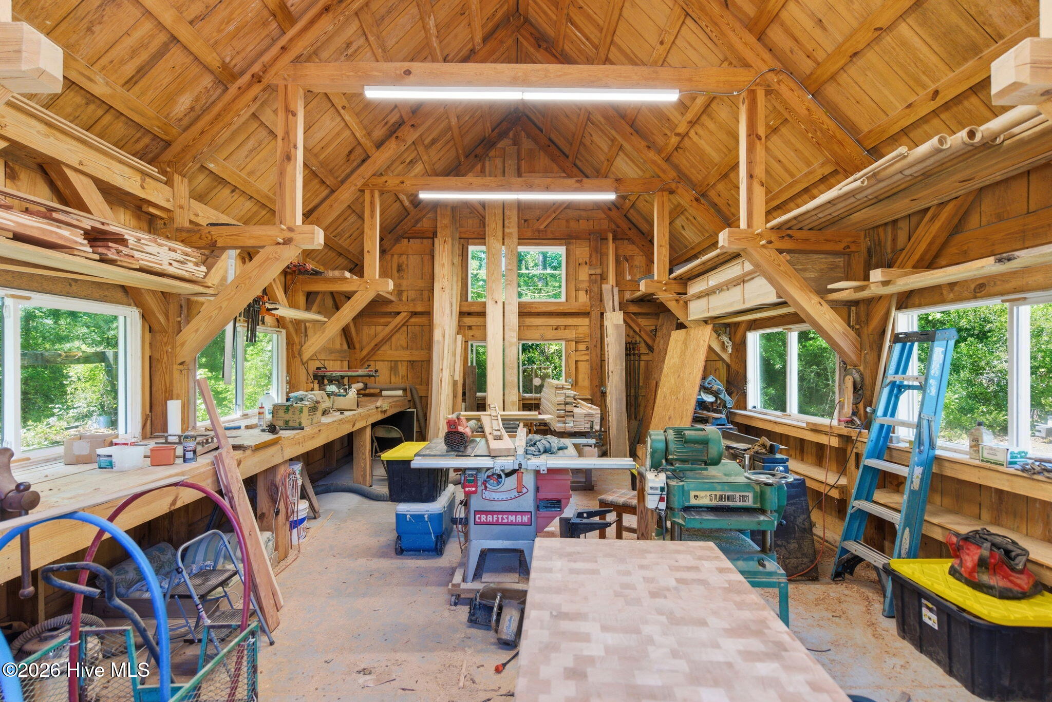 100569907 | Photo 45