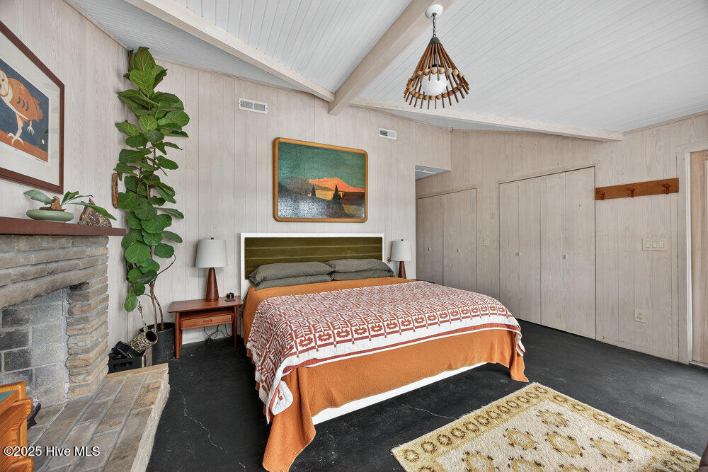 100562548 | Photo 28