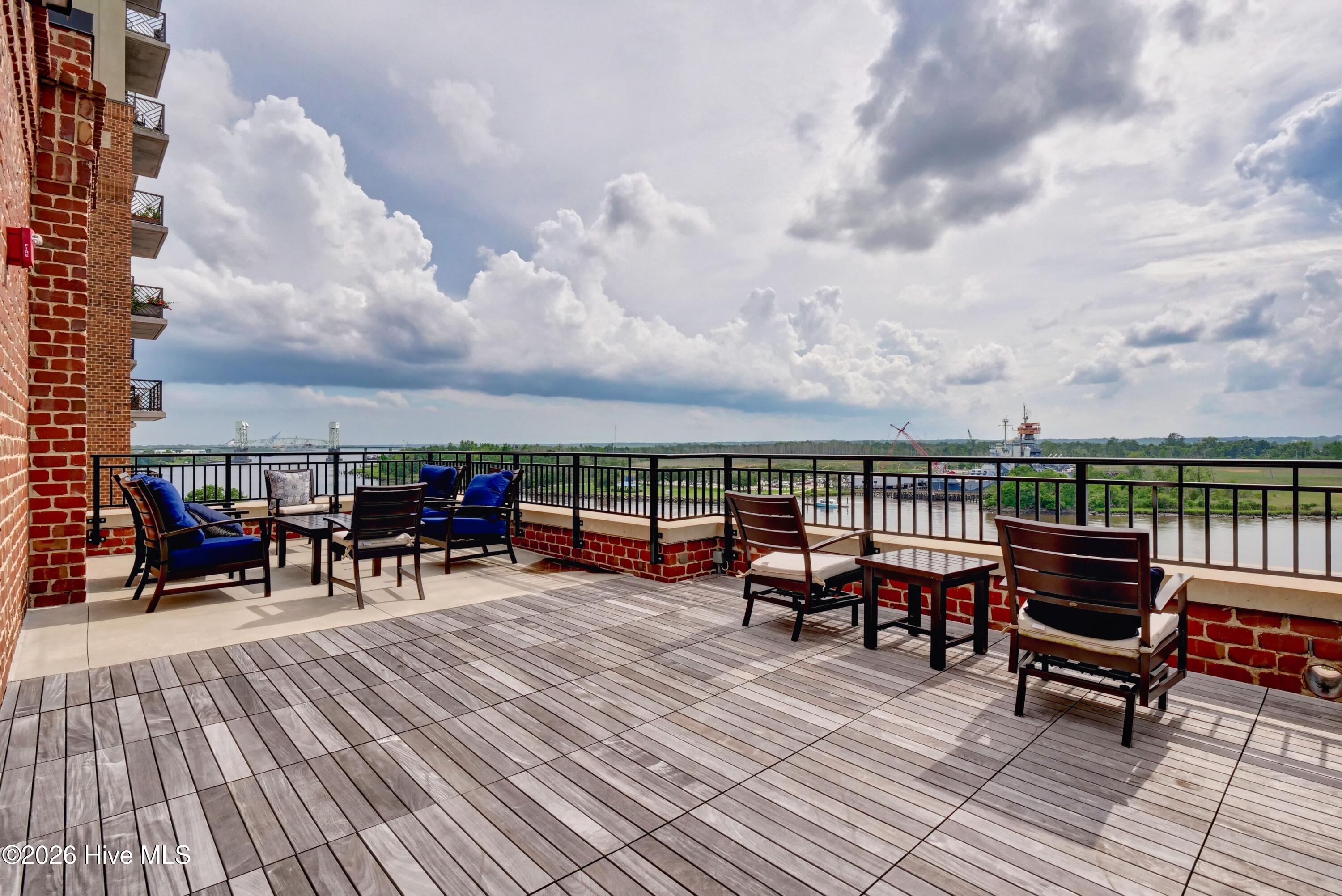 100553236 | Photo 38