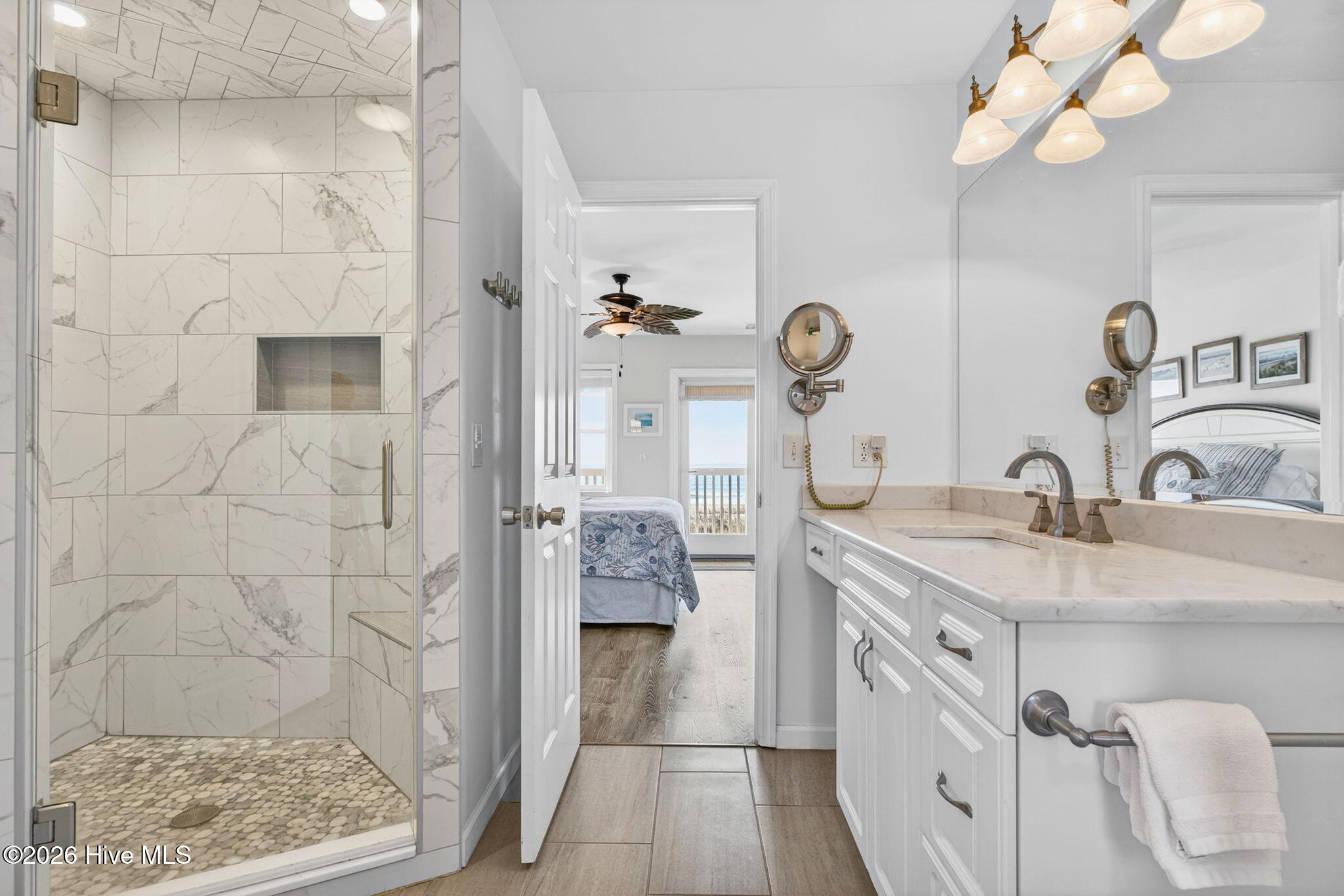 100558520 | Photo 19