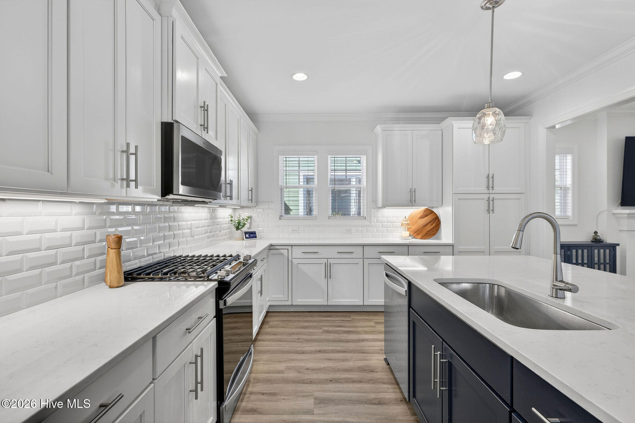 100554120 | Photo 12