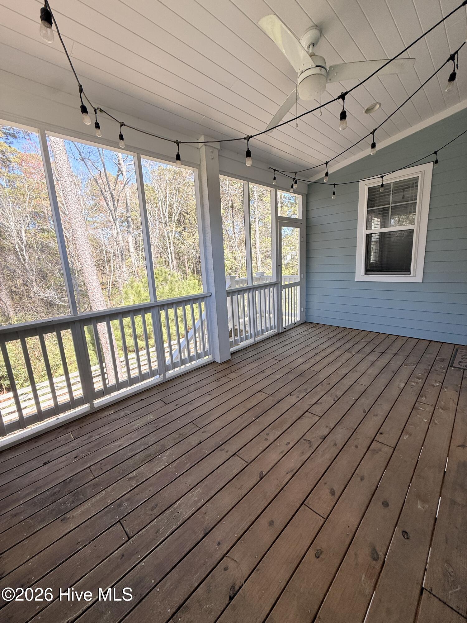 100564969 | Photo 28