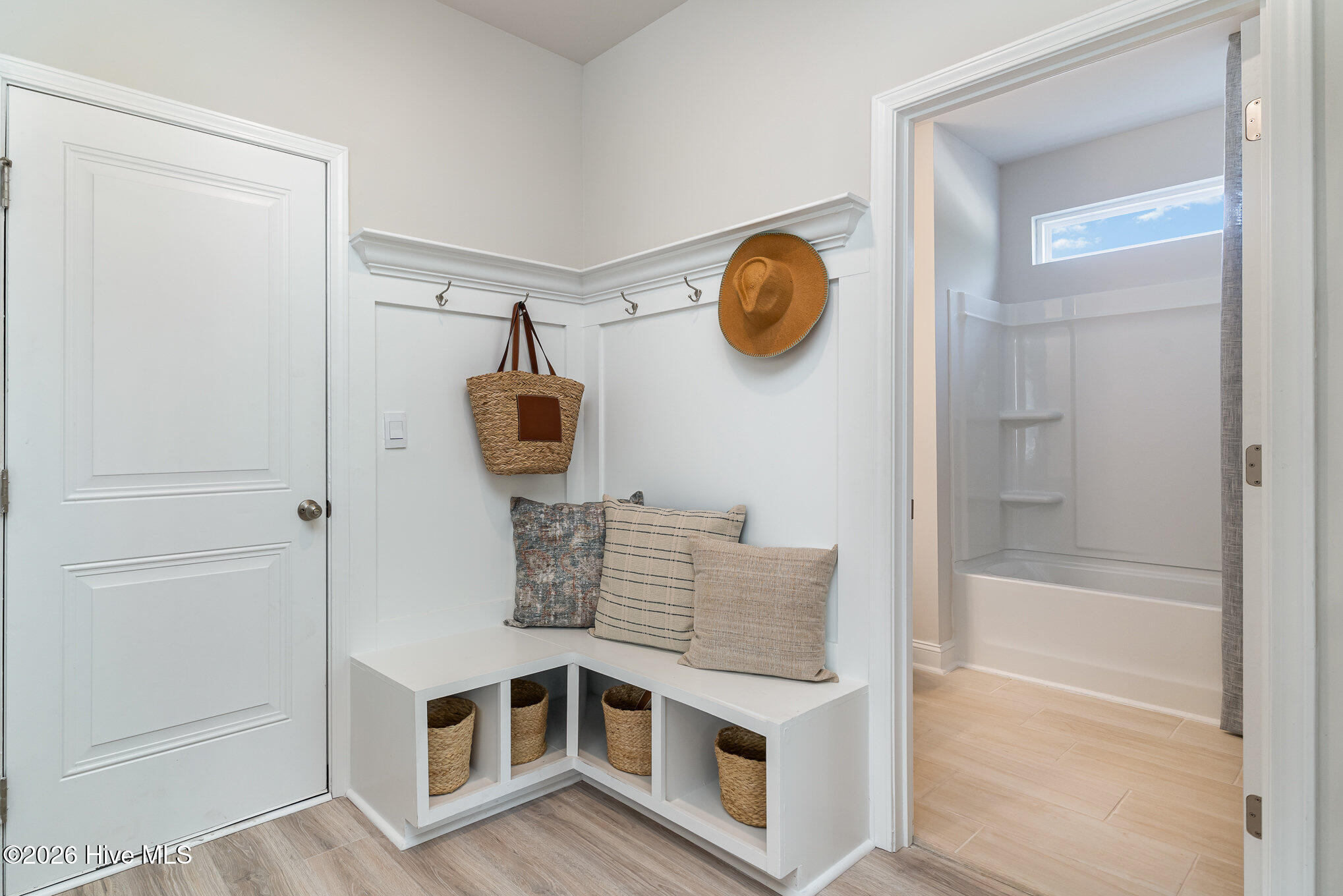 100565475 | Photo 13