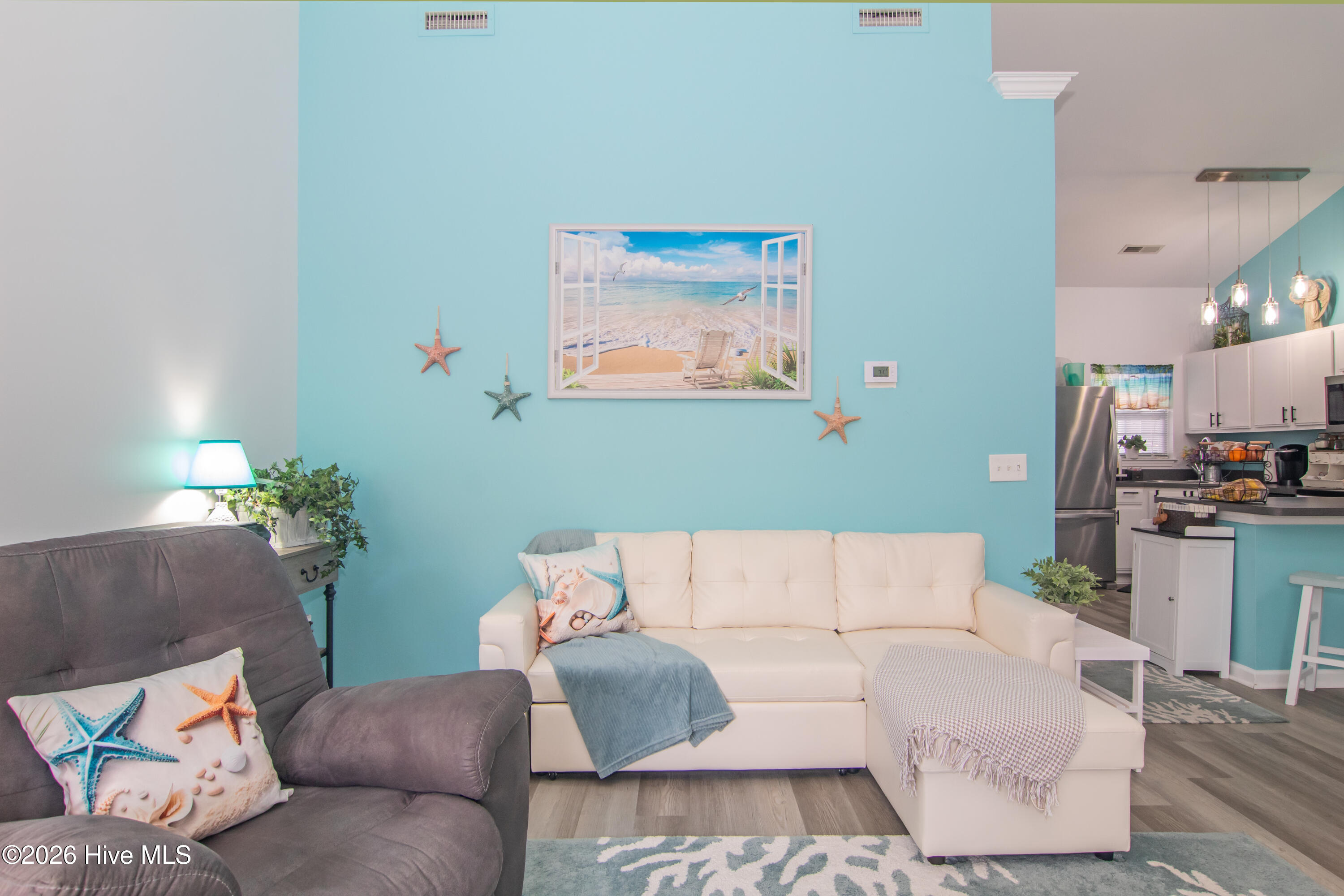 100549020 | Photo 18