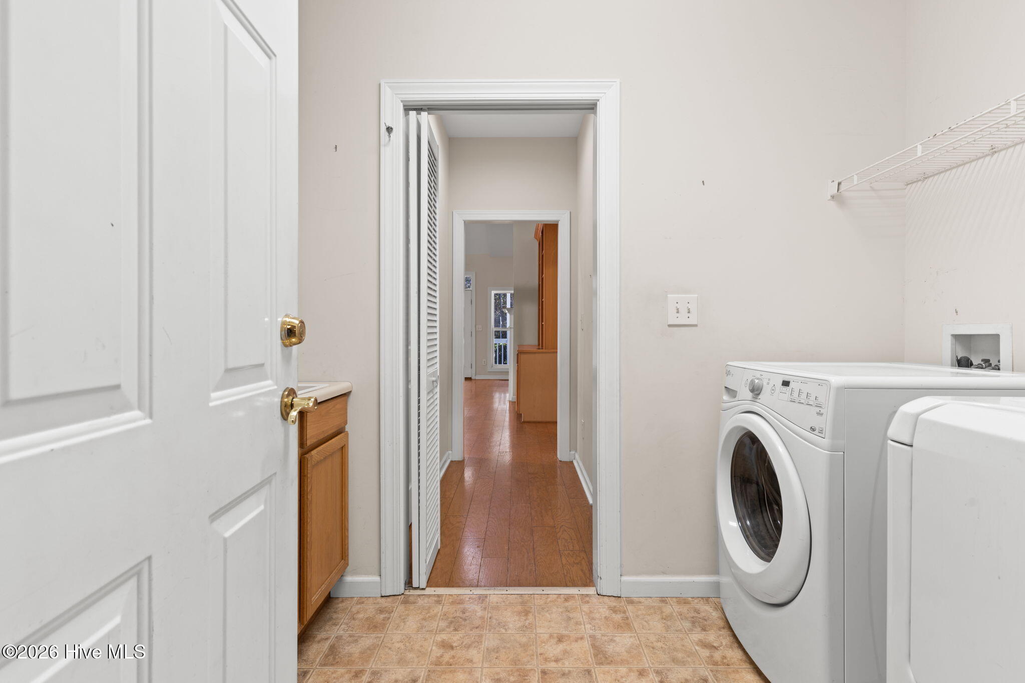 100551669 | Photo 44