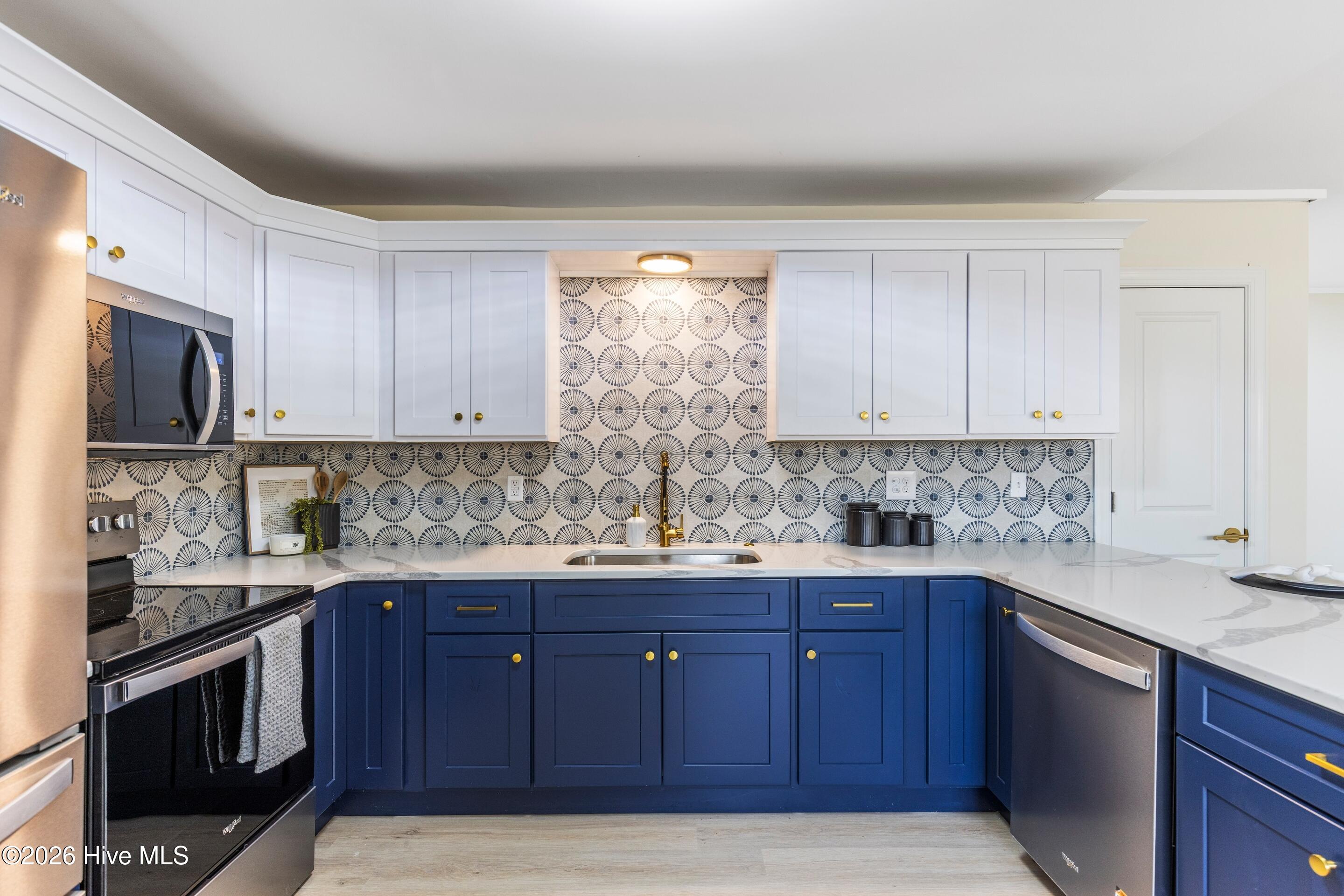 100549199 | Photo 11