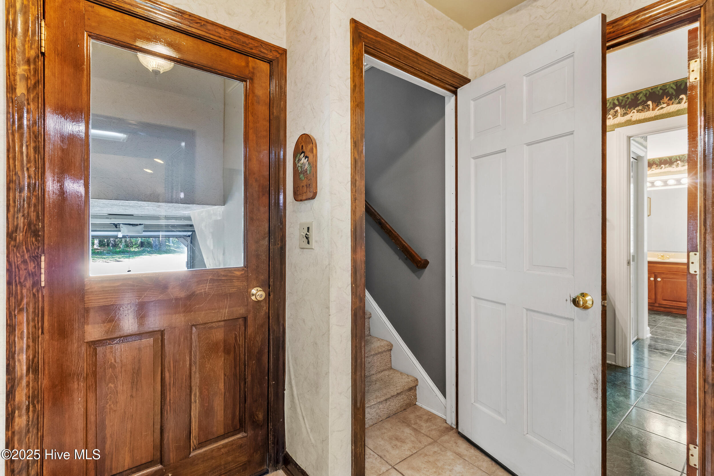 100502660 | Photo 35