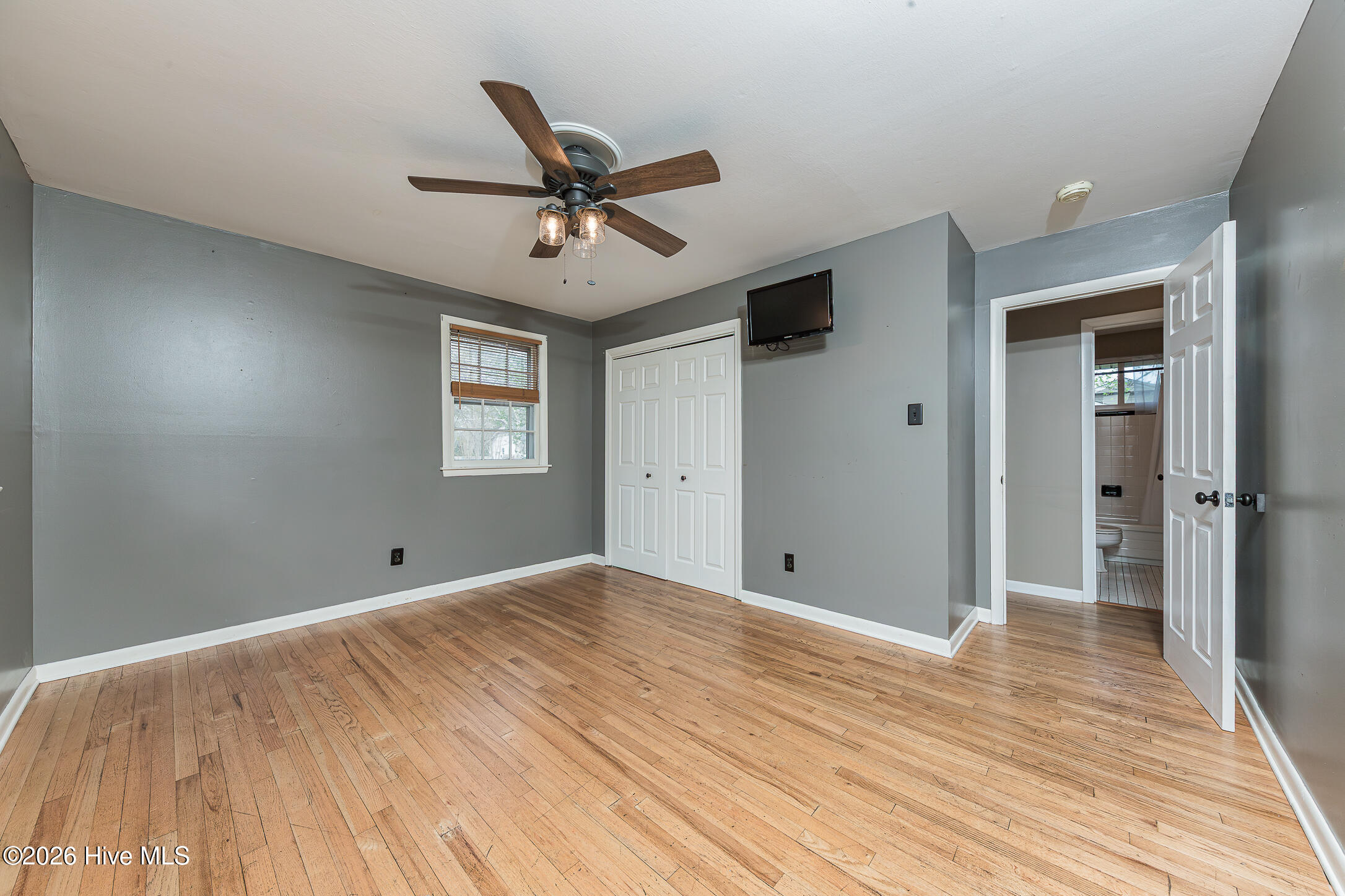 100563981 | Photo 22