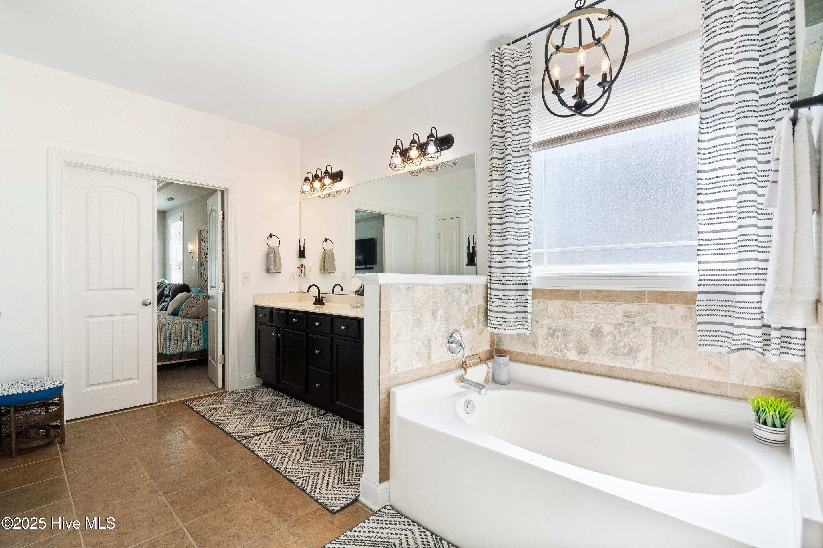 100532495 | Photo 35