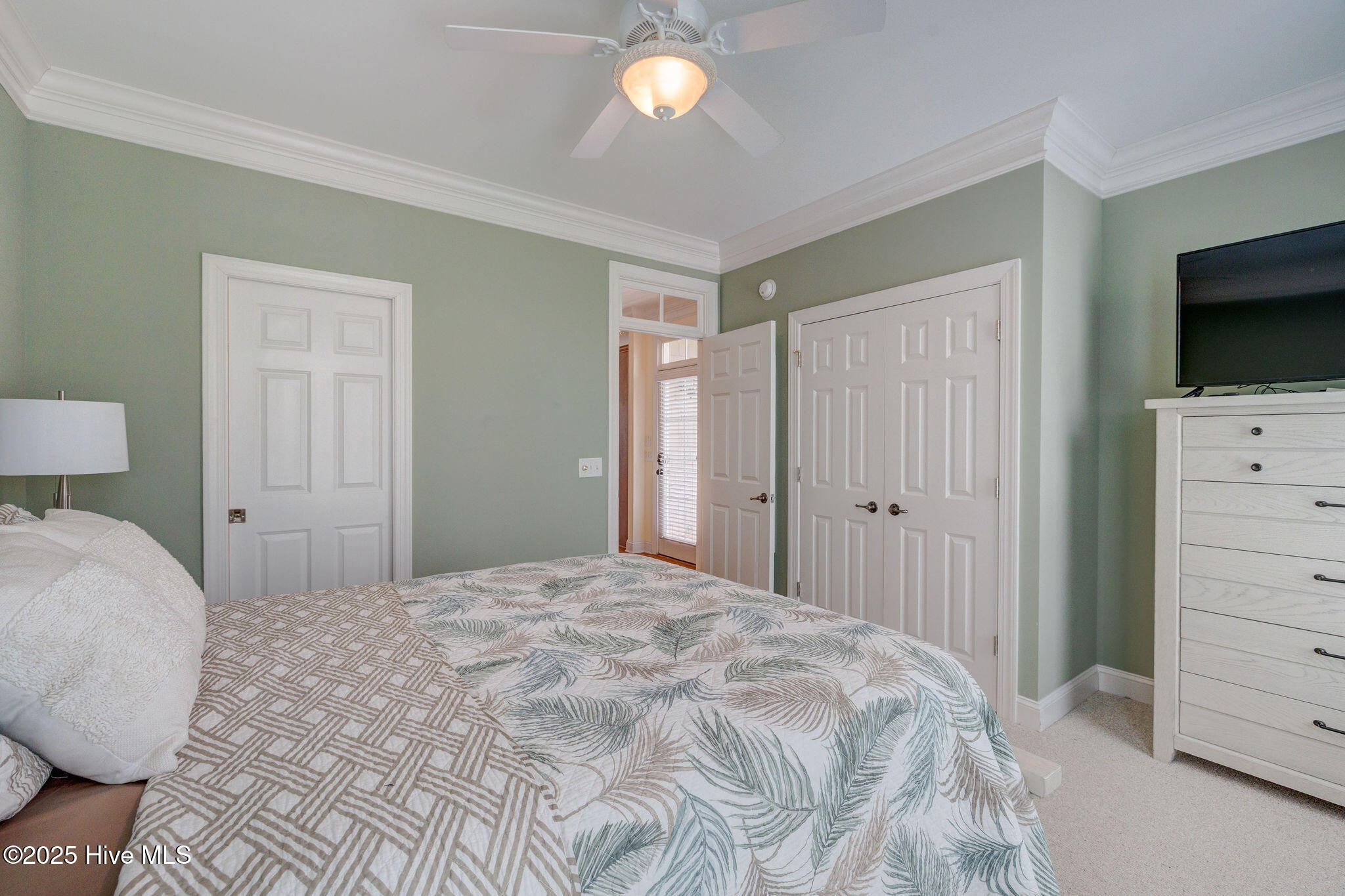 100530100 | Photo 30