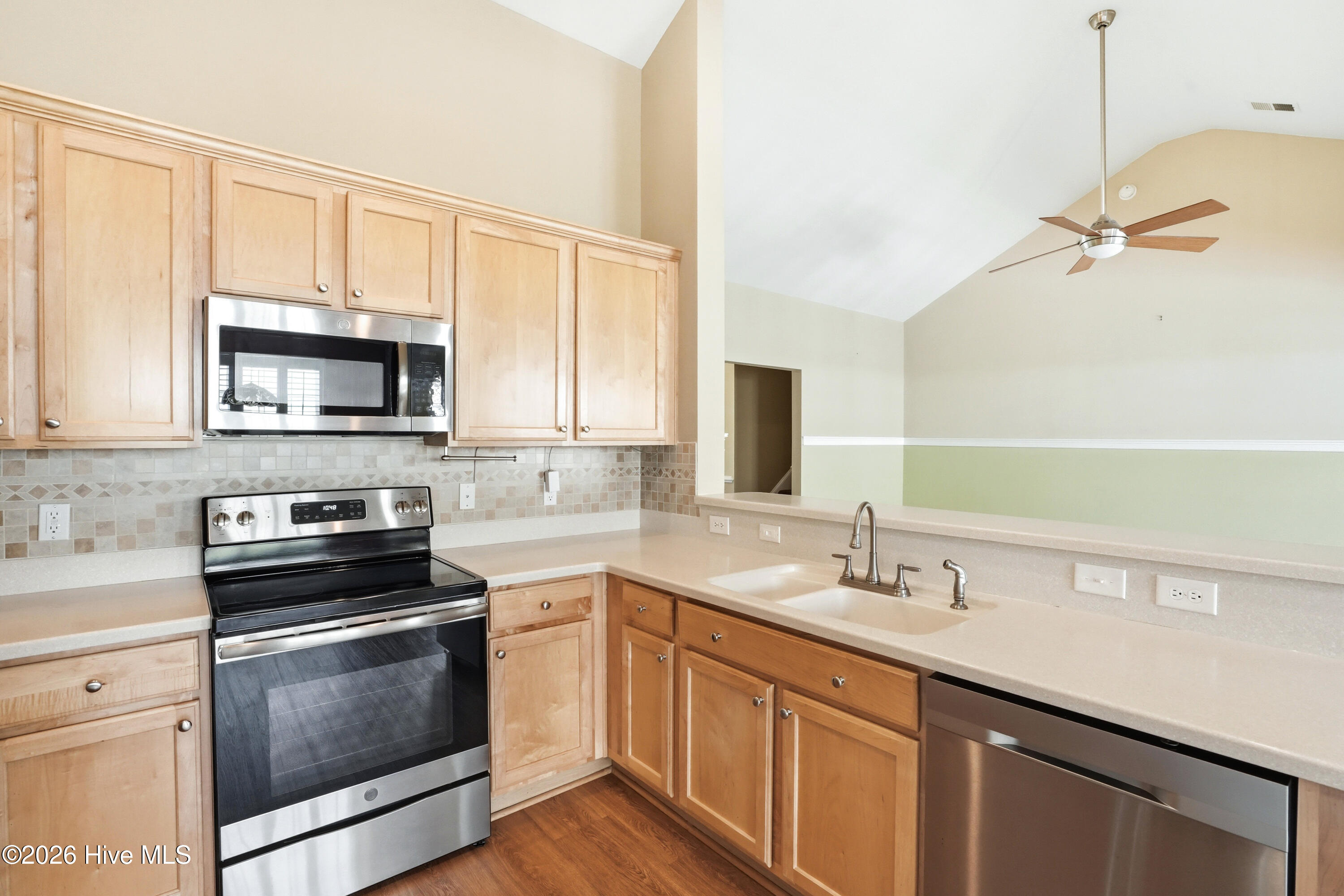 100564881 | Photo 17