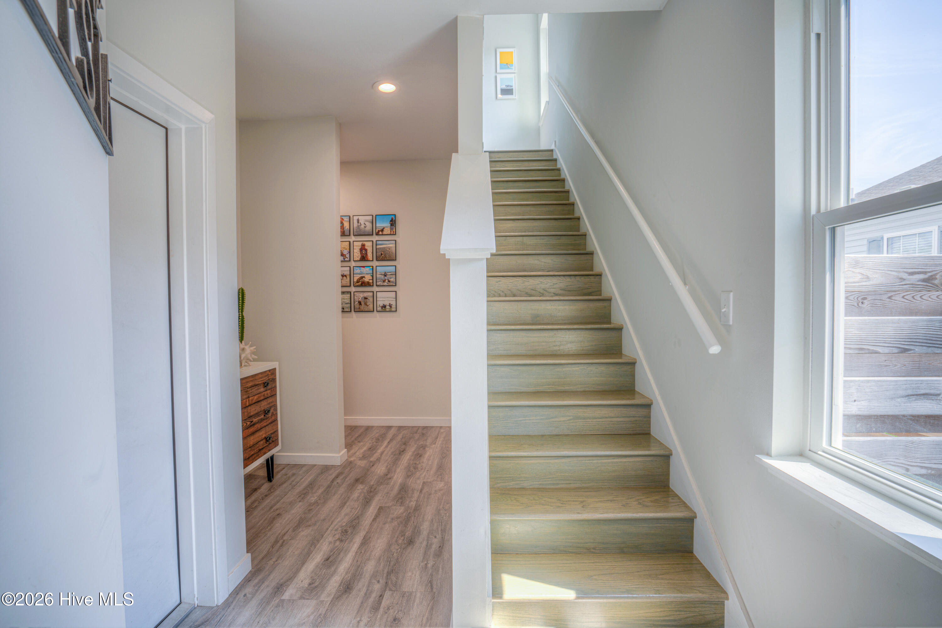 100569928 | Photo 21