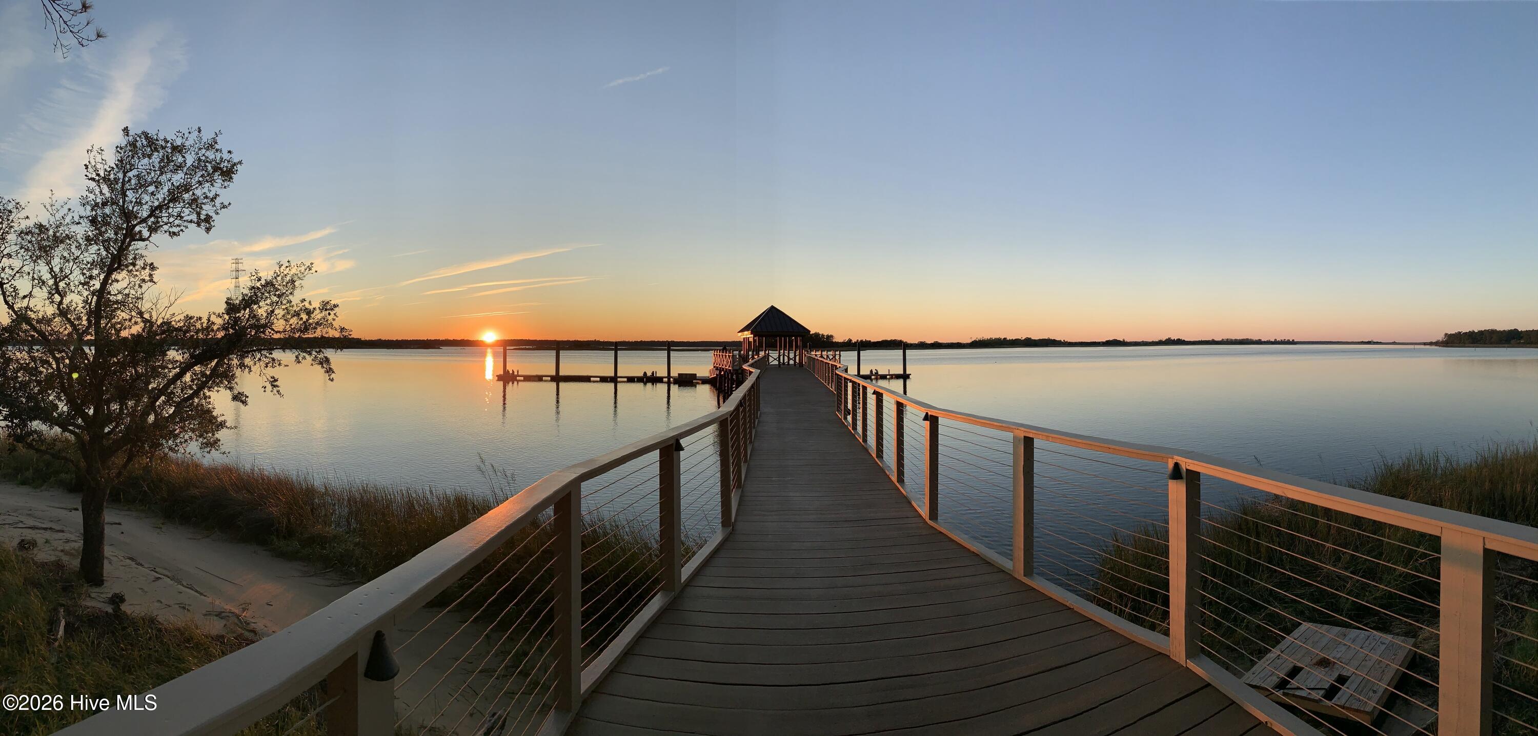 100568036 | Photo 95