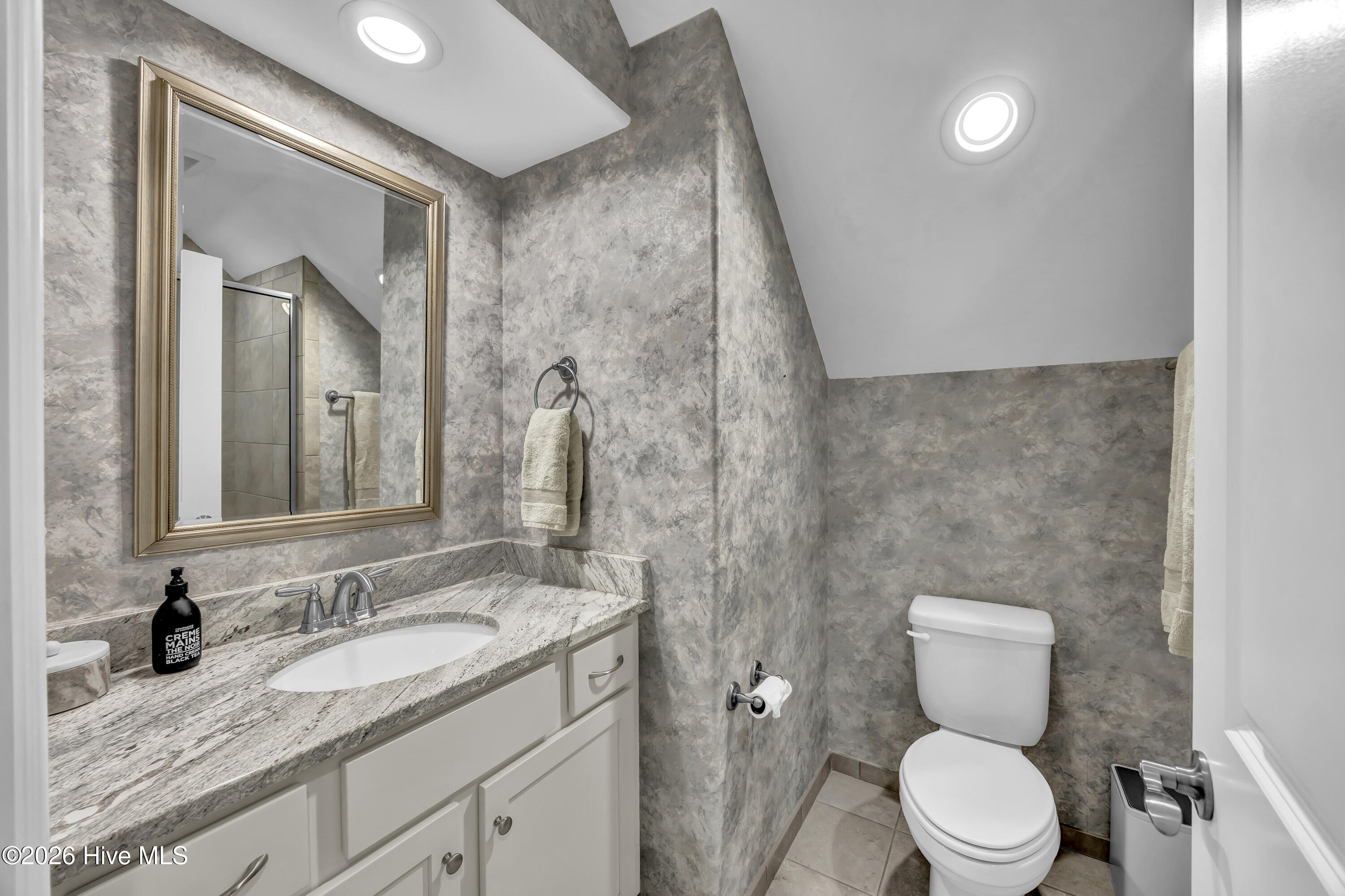 100555264 | Photo 34