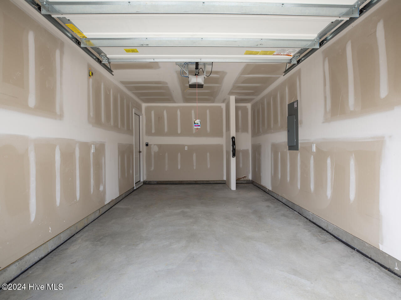 100514980 | Photo 40