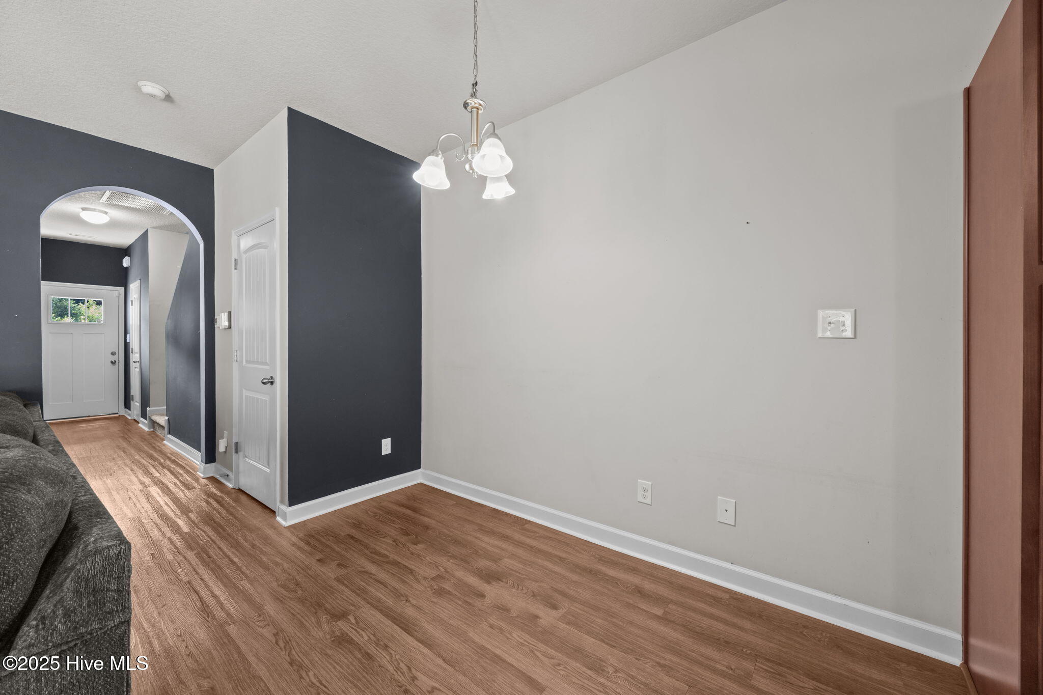 100532531 | Photo 10