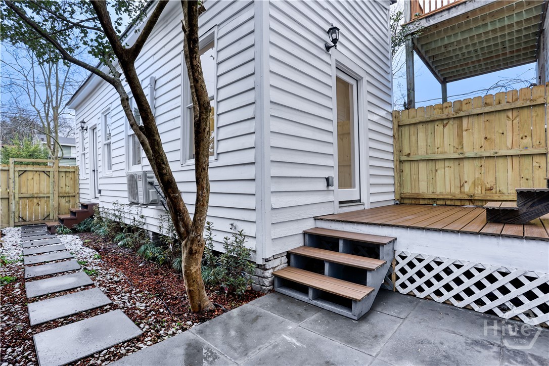 carriage house