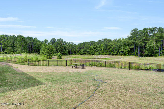 100543648 | Photo 36