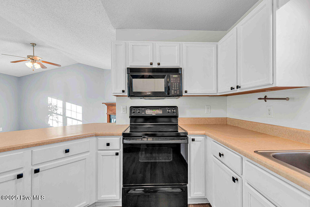 100546156 | Photo 11