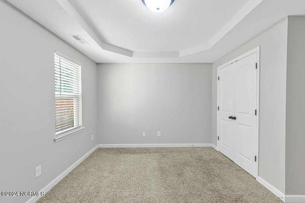 100562352 | Photo 18