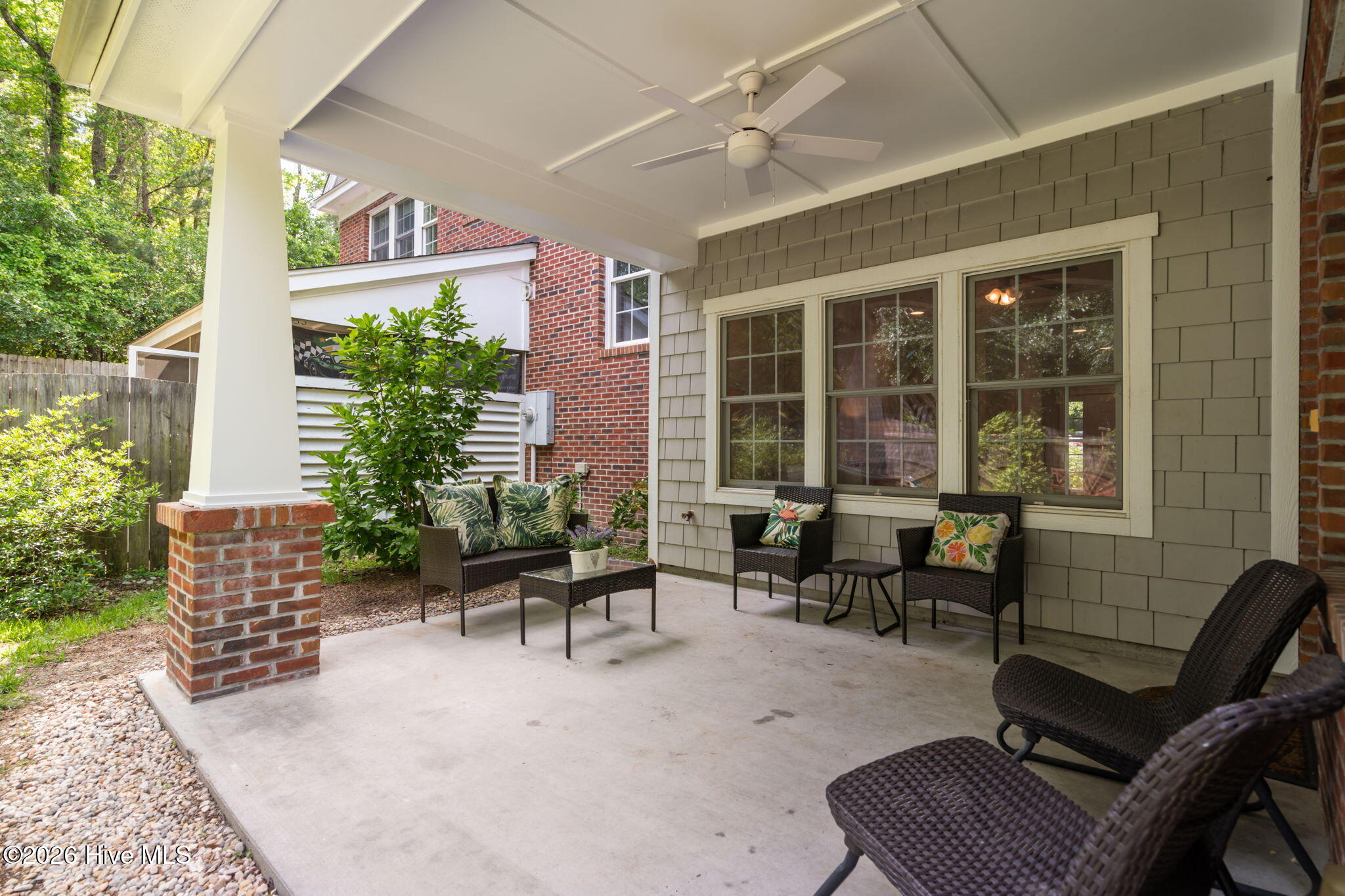 100563251 | Photo 38