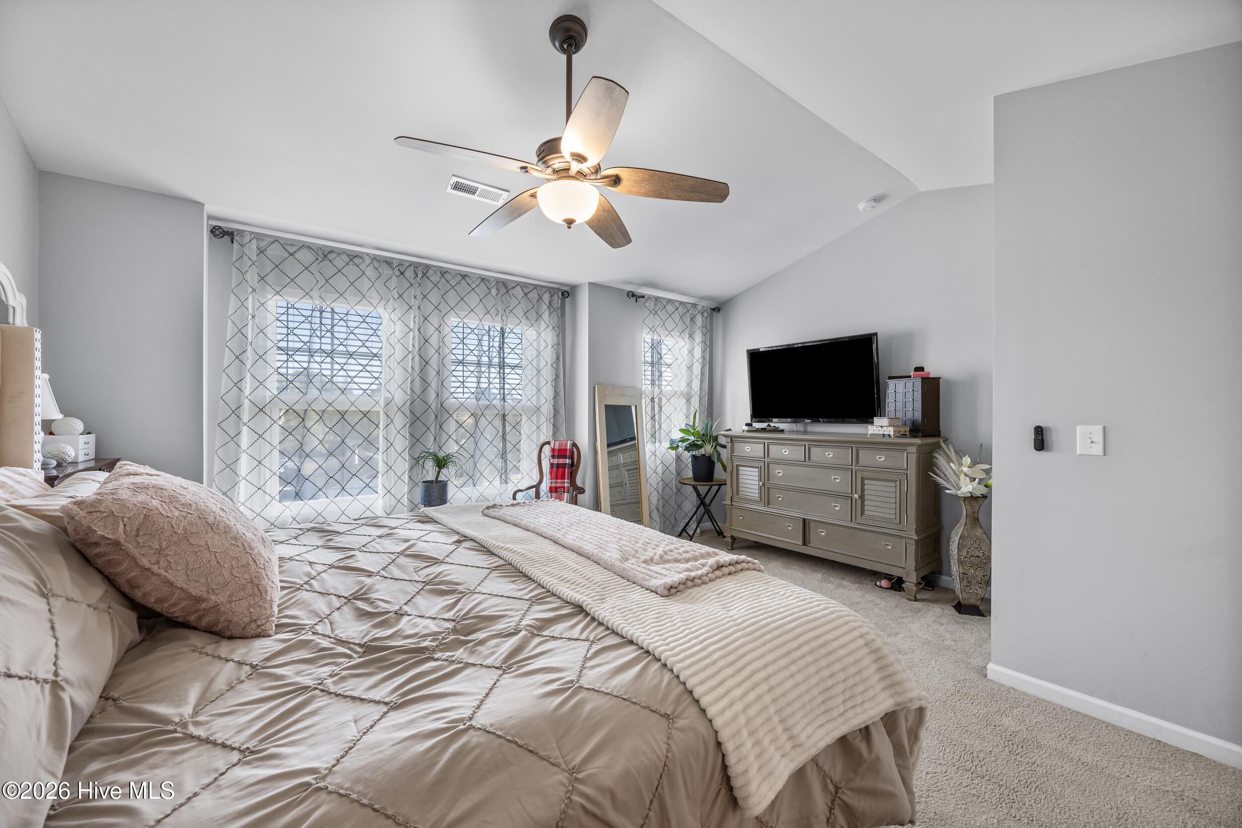 100559888 | Photo 25