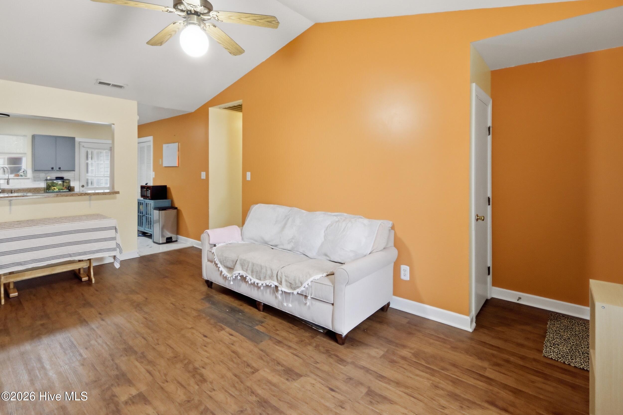 103 Glenside Court,Midway Park