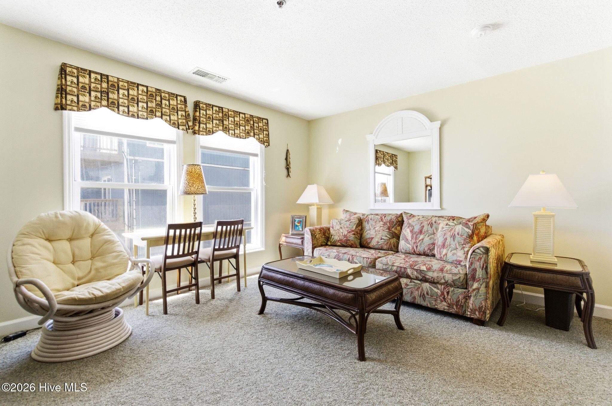 100564171 | Photo 34